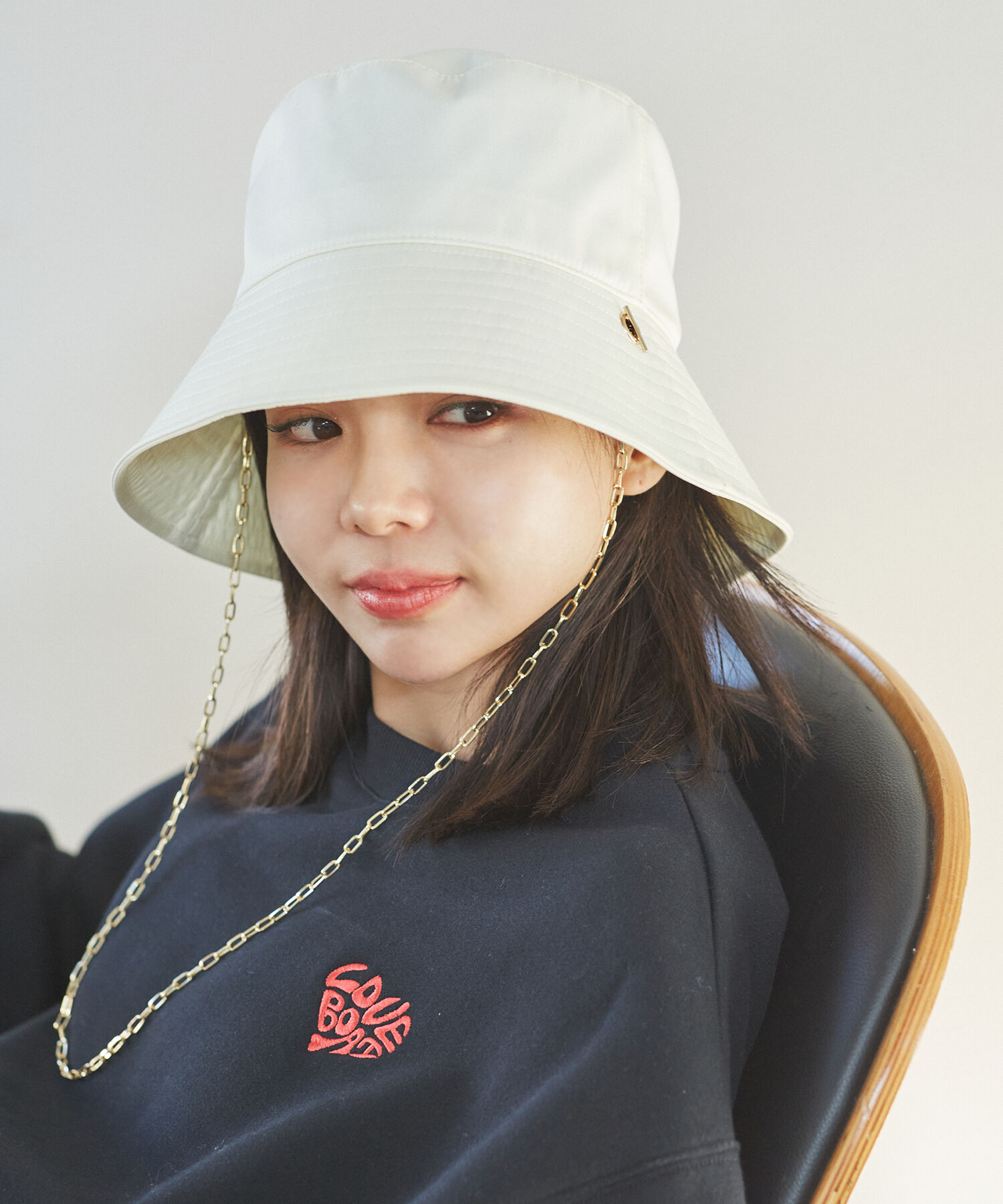 VIS「【吸水速乾】チェーン付つば広バケットハット」|ハット|