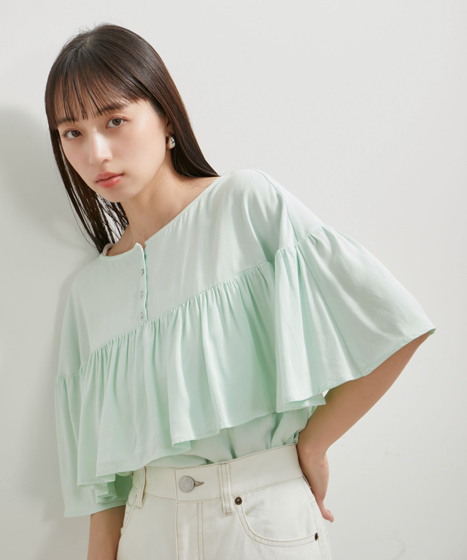VIS「【前後2WAY】ラッフルブラウス」|シャツ・ブラウス|ライトグリーン(33)