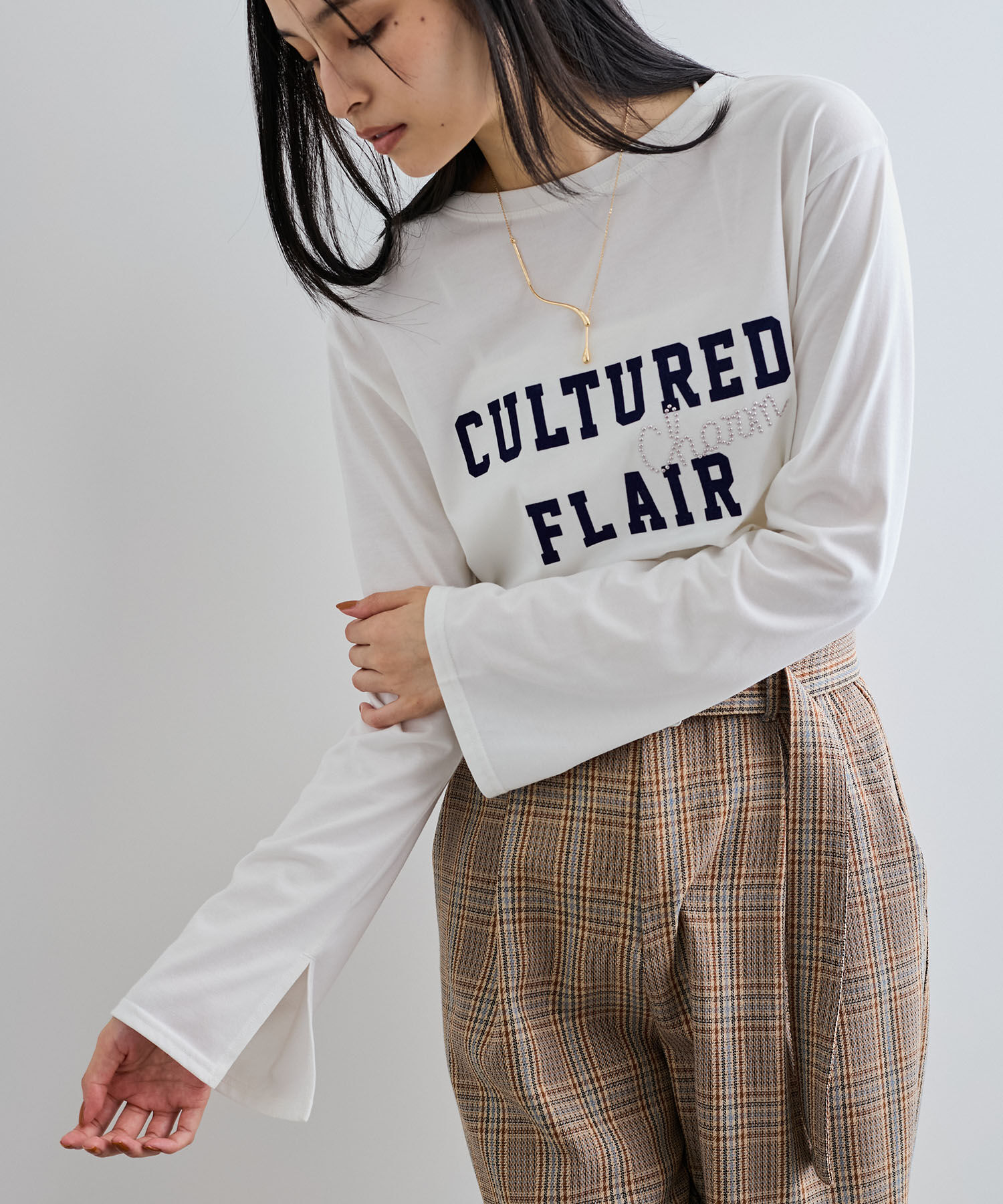 VIS「スタッズ&times;ロゴデザインロングTシャツ」|Tシャツ・カットソー|ホワイト系(11)