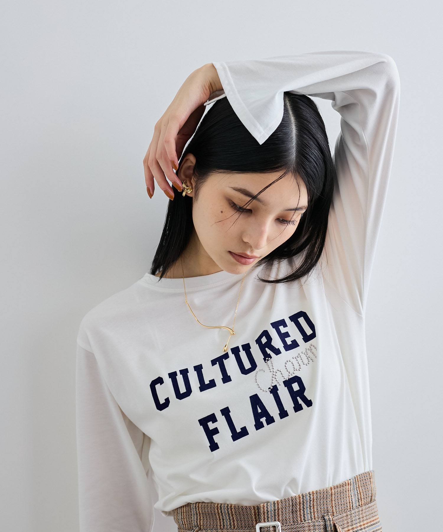 VIS「スタッズ&times;ロゴデザインロングTシャツ」|Tシャツ・カットソー|