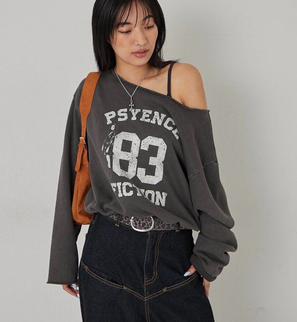  「ELLIOTT NUMBERIHG ONE-SHOULDERSWEATSHIRT」|Tシャツ・カットソー|