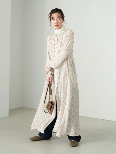 earth music&ecology「シャーリングギャザーワンピース(フラワー)」|ワンピース|