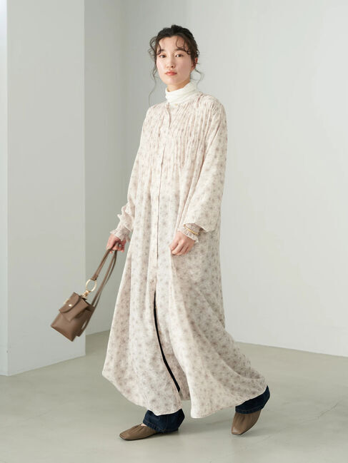 earth music&ecology「シャーリングギャザーワンピース(フラワー)」|ワンピース|