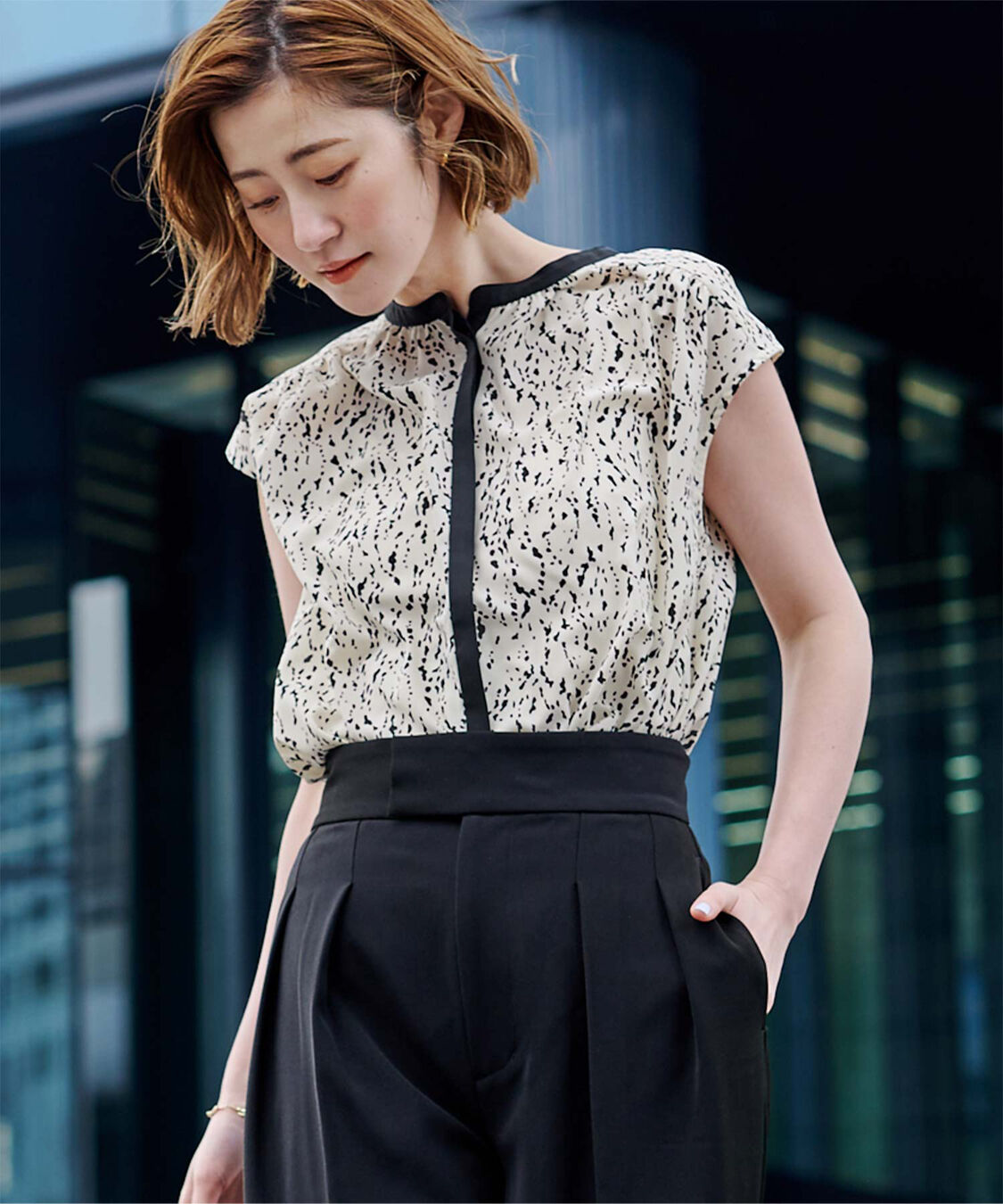 ur's「フレンチスリーブバンドカラーブラウス」|シャツ・ブラウス|パターン2