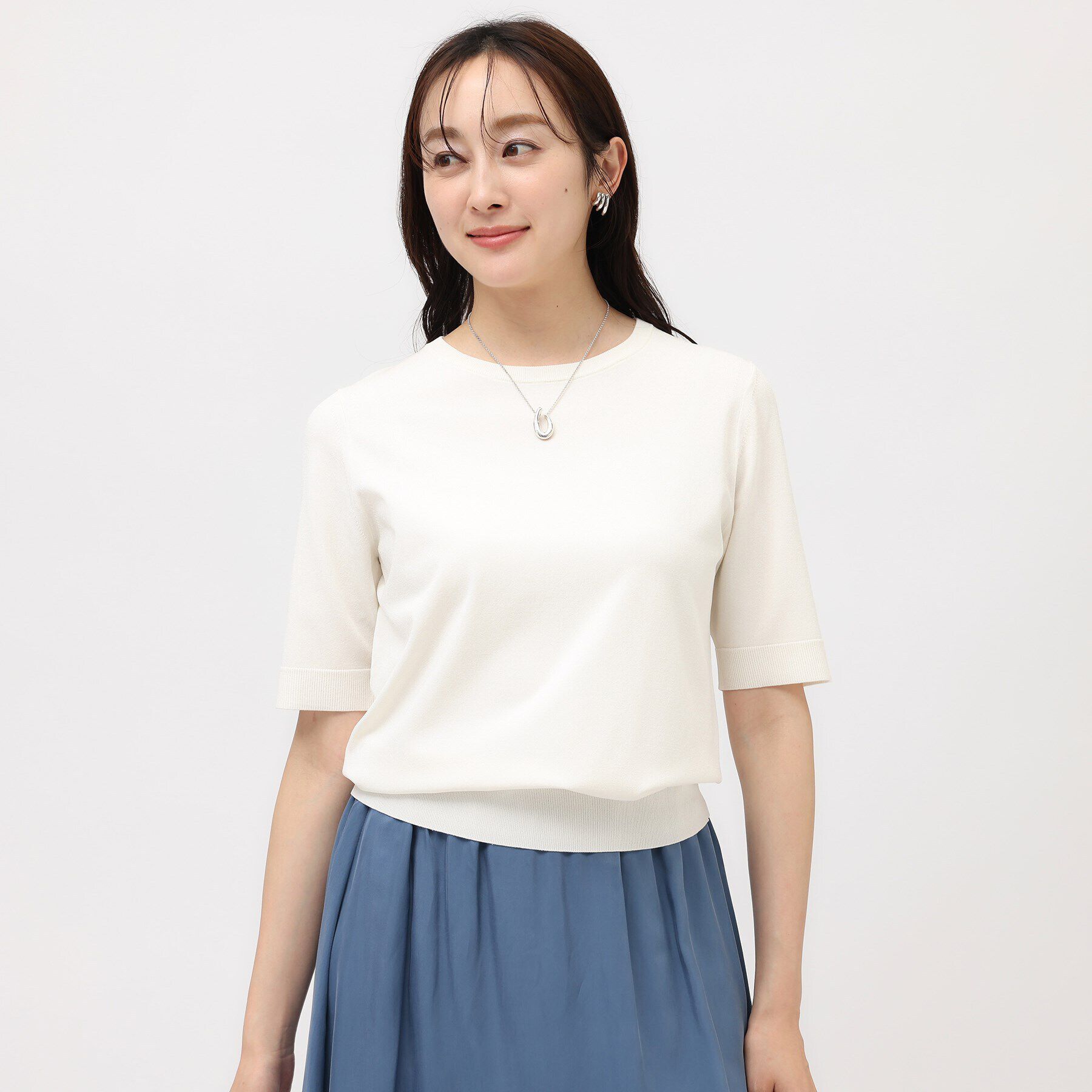 UNTITLED「【サラッと薄手素材/アンサンブル可能】レーヨンストレッチ クルーネックニット」|ニット・セーター|