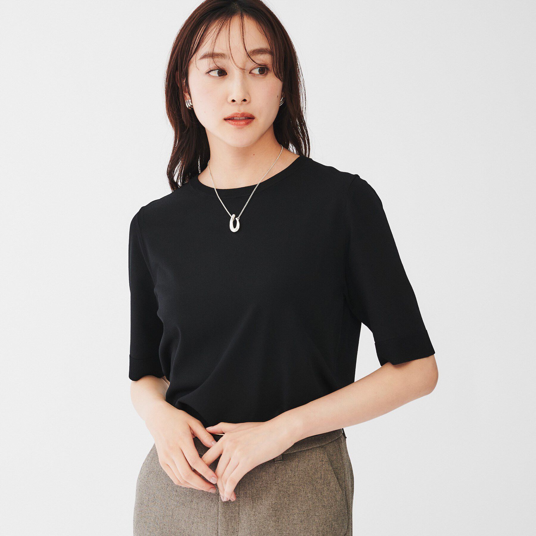 UNTITLED「【サラッと薄手素材/アンサンブル可能】レーヨンストレッチ クルーネックニット」|ニット・セーター|