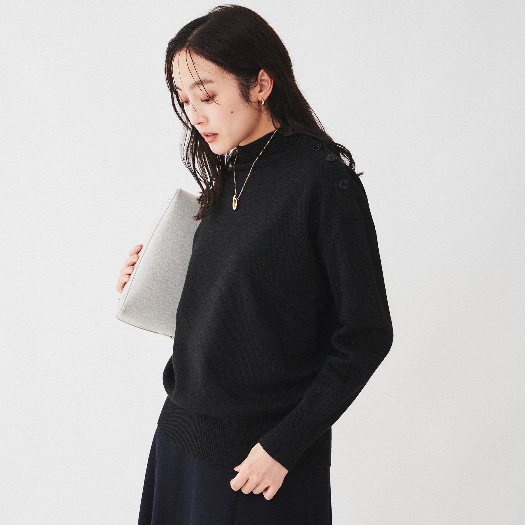 UNTITLED「【日本製／洗える】ミラノリブ 肩ボタンプルオーバーニット」|ニット・セーター|