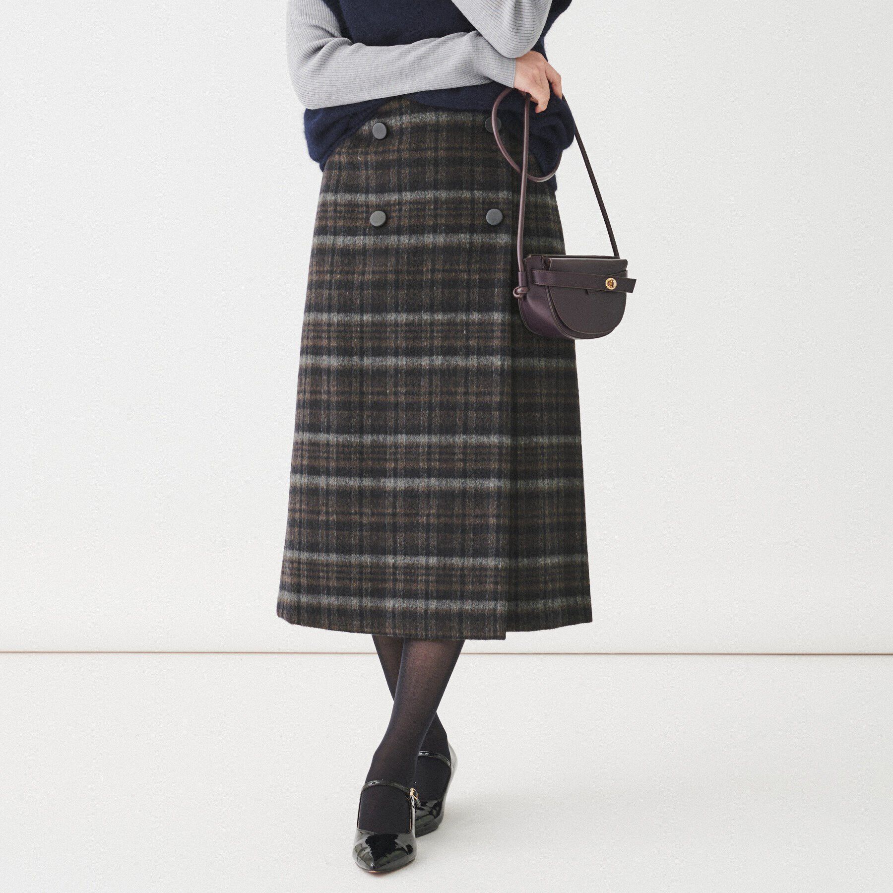 UNTITLED「【きれいめ/トラッド】ランダムチェック ラップ風スカート」|スカート|ネイビー(294)