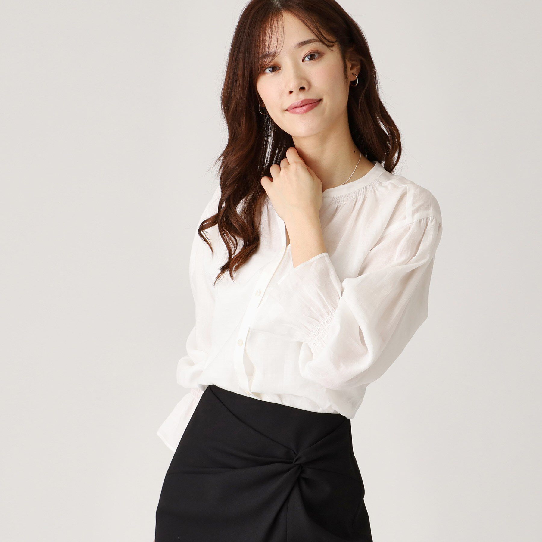 COUP DE CHANCE「【ラミー100％／洗える】ギャザーブラウス」|シャツ・ブラウス|ホワイト(001)