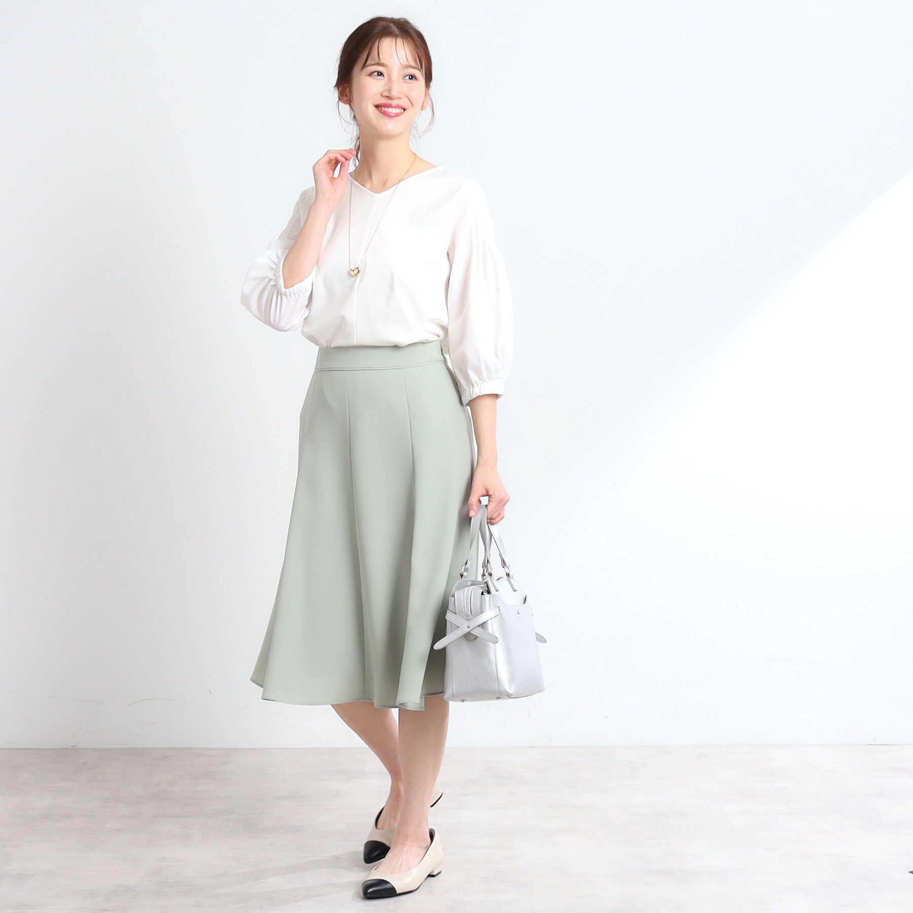 Reflect「【スカートにもパンツにも合わせやすい】キレイめTブラウス」|シャツ・ブラウス|