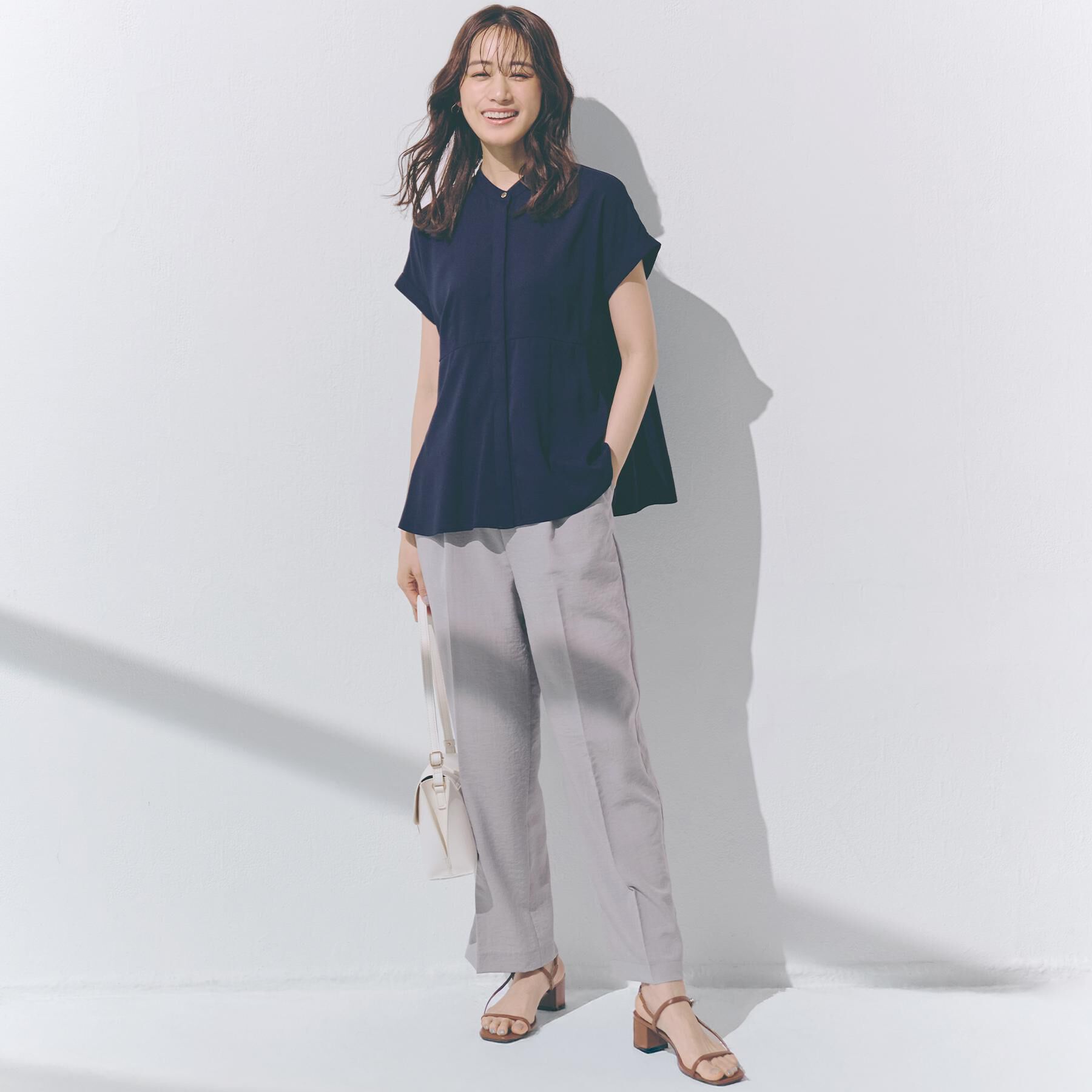 grove「きちんと感もこなれ感も1枚で叶う　優秀ペプラムシャツブラウス」|シャツ・ブラウス|