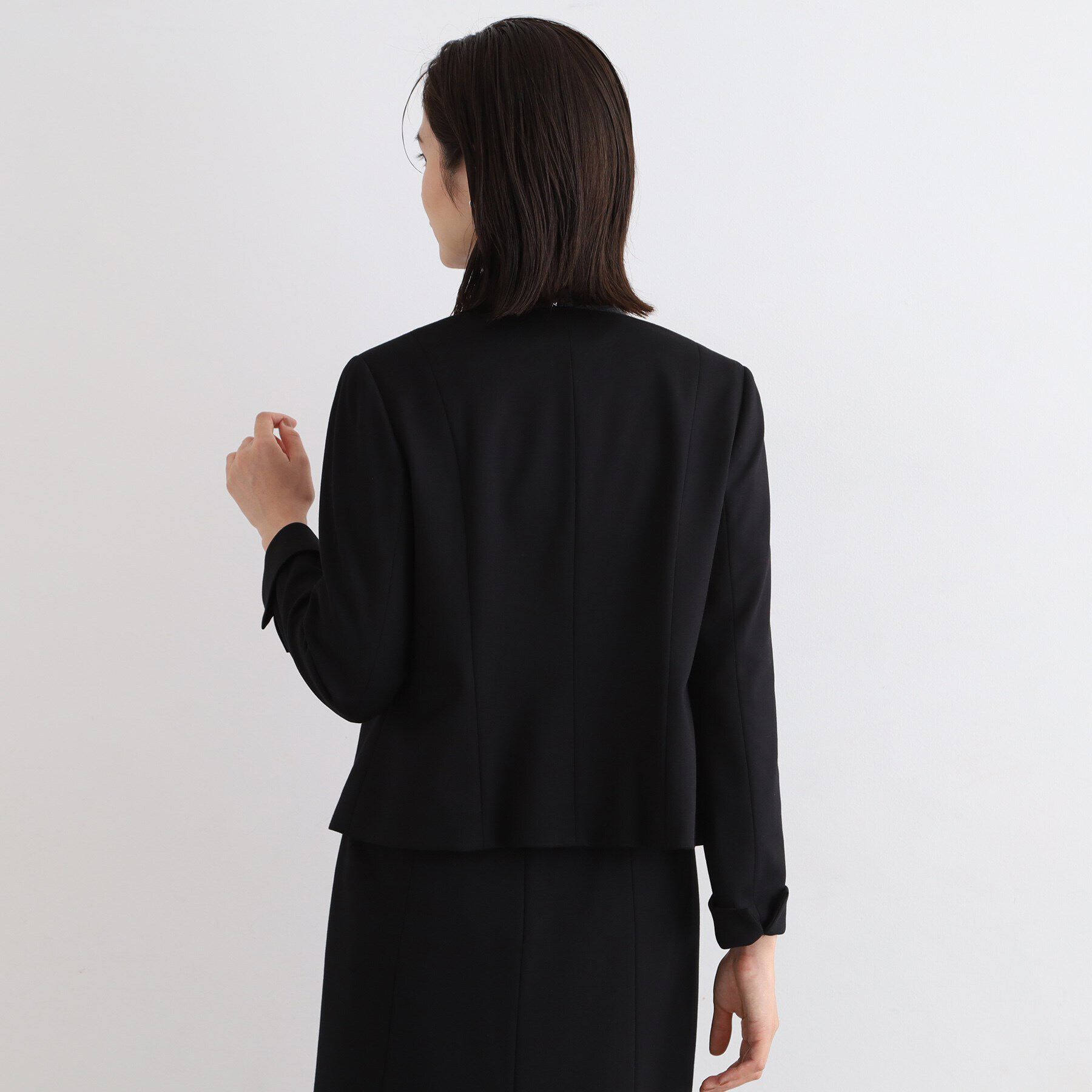 INDIVI「【定番スーツ／ジャージ素材】ウエスト切り替えノーカラージャケット」|スーツ|