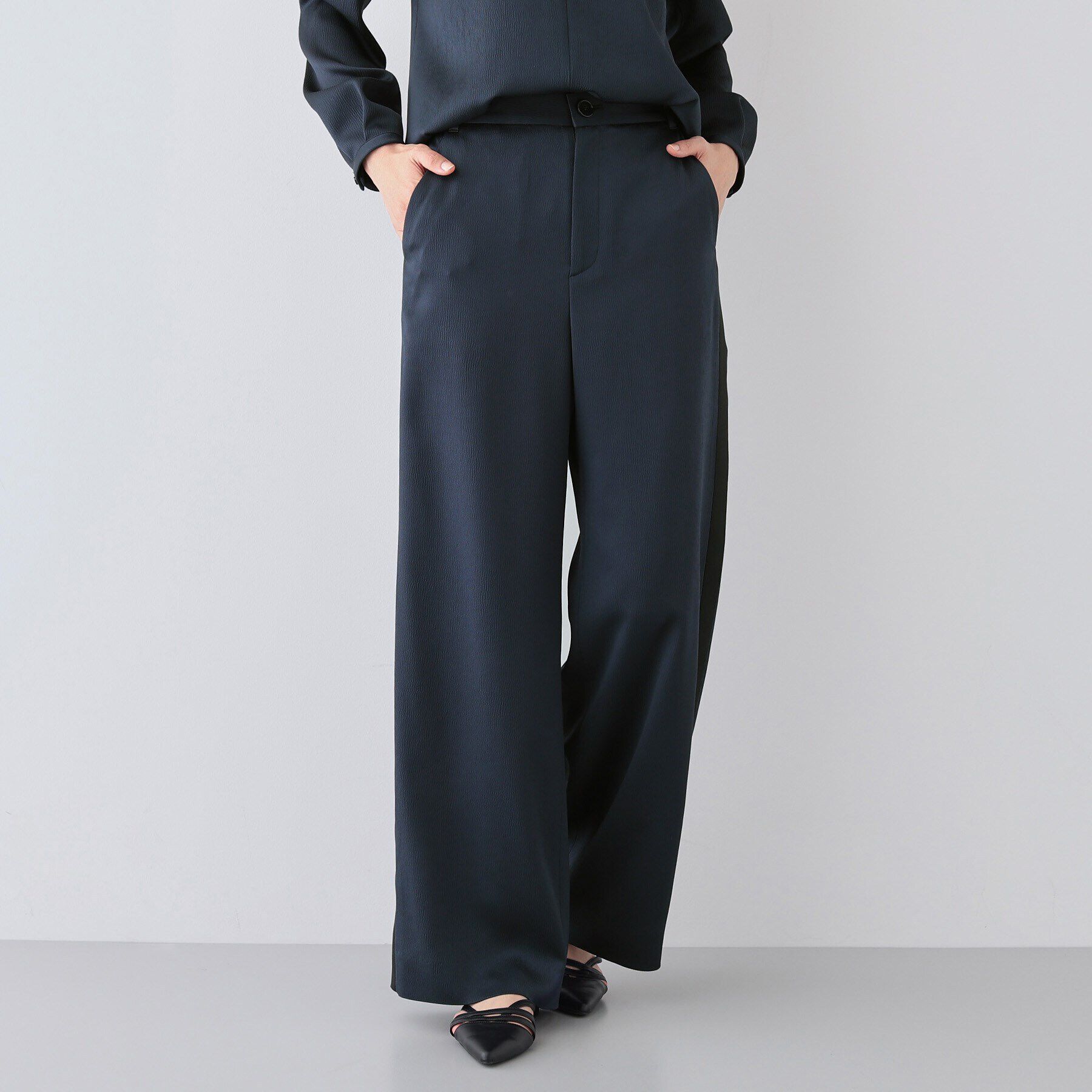 INDIVI「【日本製／SETUP可能】サイドライン ワイドパンツ」|その他|ネイビー(094)