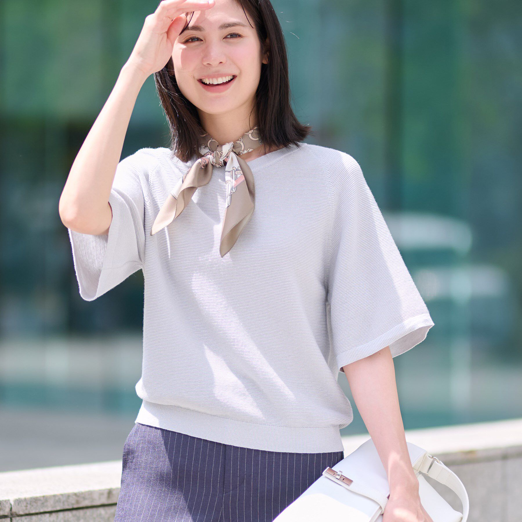 INDIVI「新色登場！【上品ラメ素材】フレアスリーブニット」|ニット・セーター|ライトグレー(011