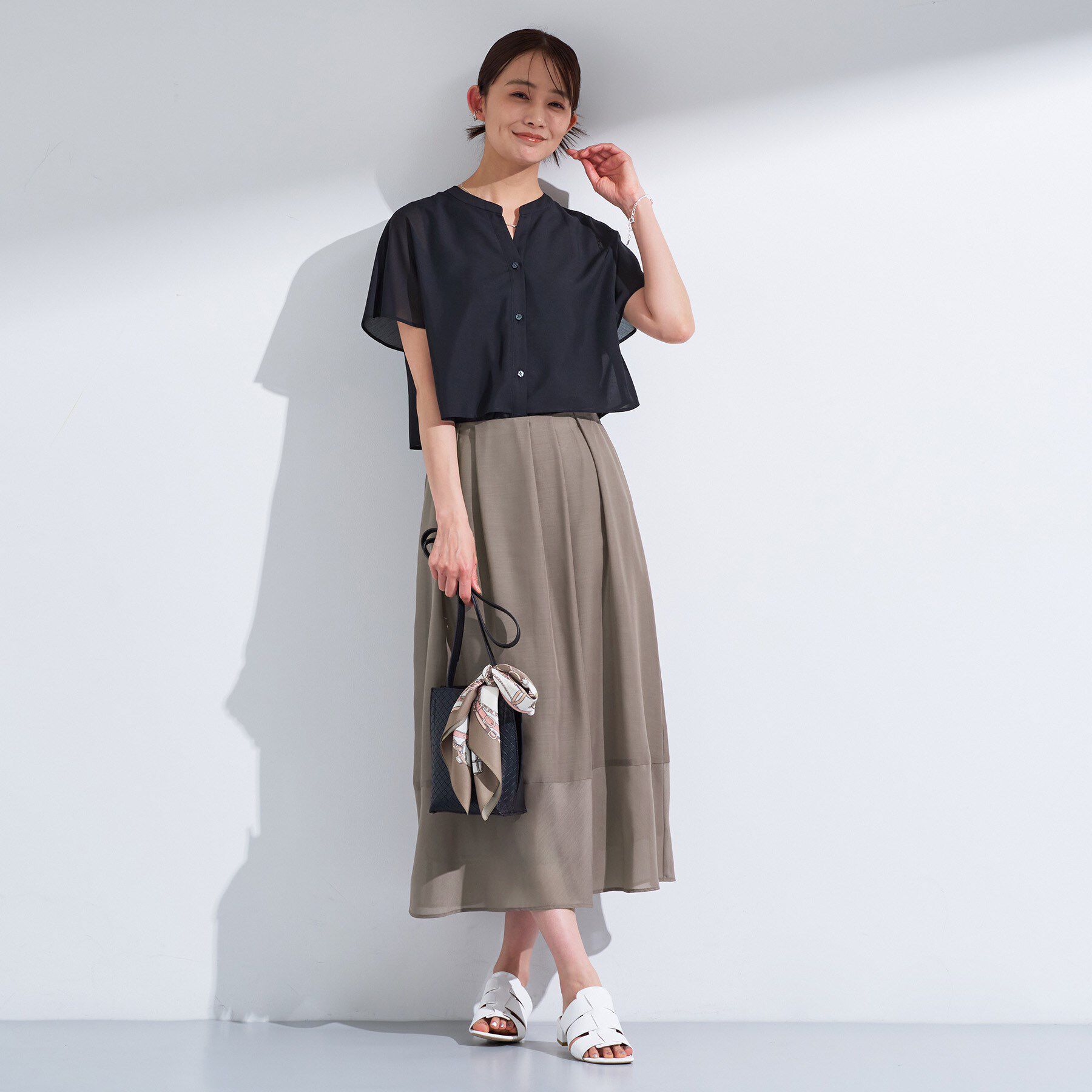 INDIVI「新色登場！【洗える／エアリー】ティアードブラウス」|シャツ・ブラウス|