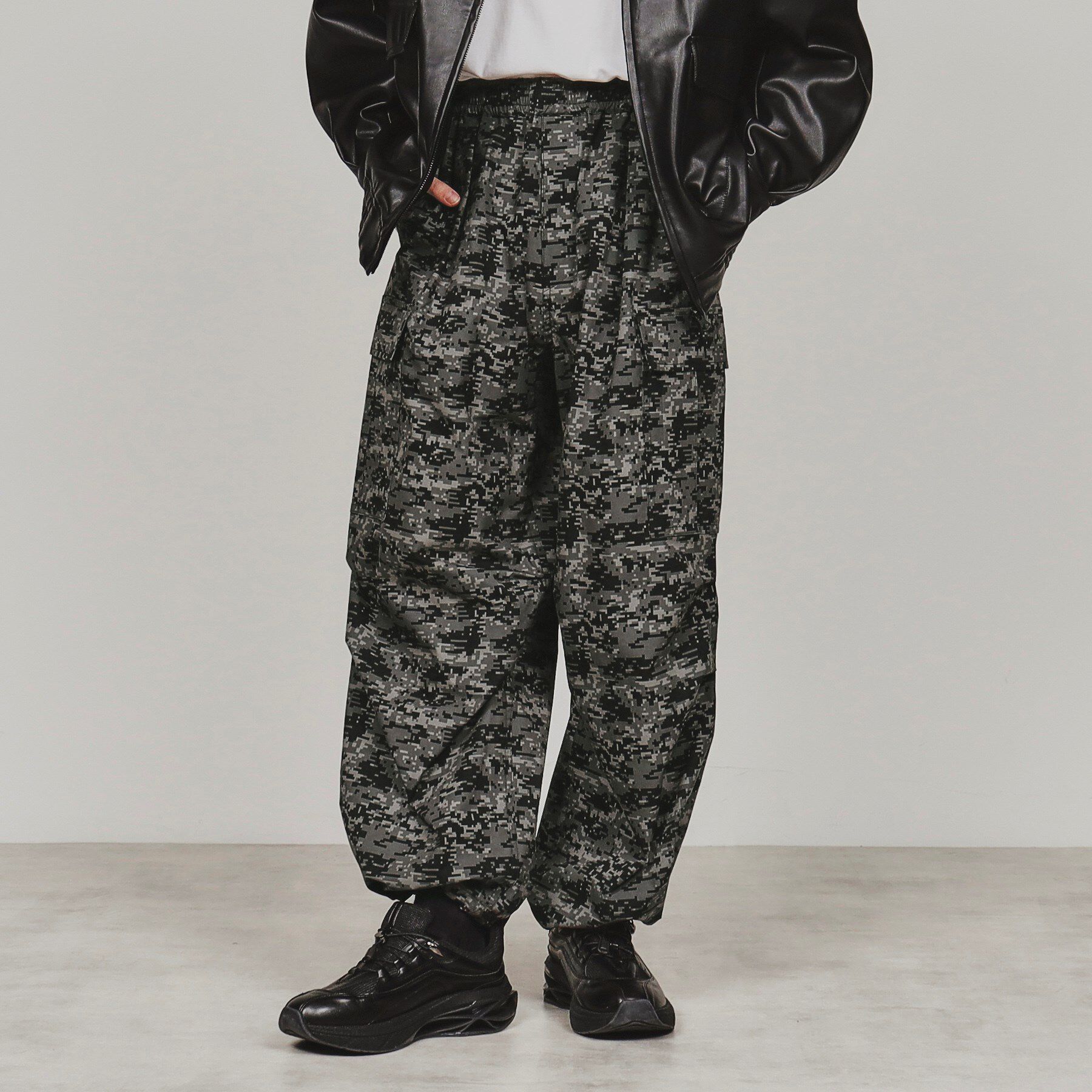 tk.TAKEO KIKUCHI「デジカモプリントワイドカーゴパンツ」|その他|