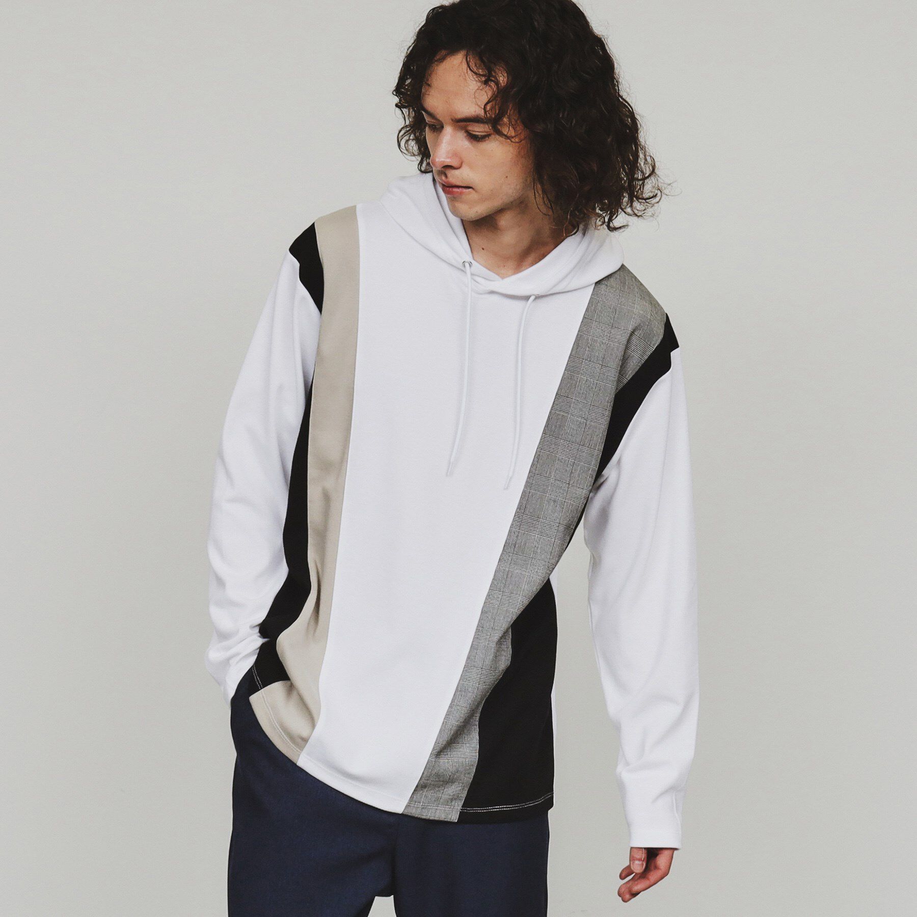 tk.TAKEO KIKUCHI「ストライプ切替ポンチパーカ」|パーカー|ホワイト(001)