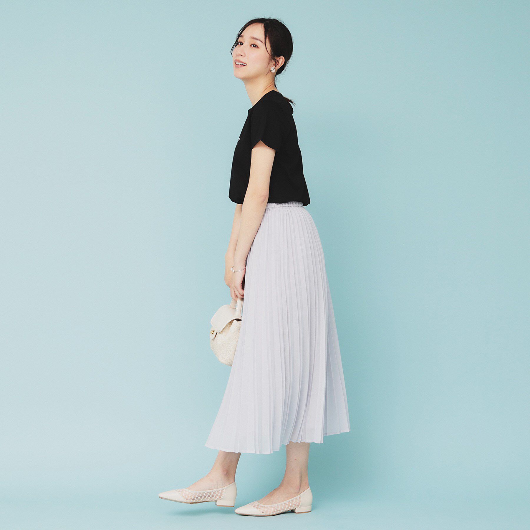 index「《美人百花掲載》ビジュー付きロゴTシャツ【接触冷感/UVケア/吸水速乾/汗ジミ防止/洗濯機洗い可】」|Tシャツ・カットソー|