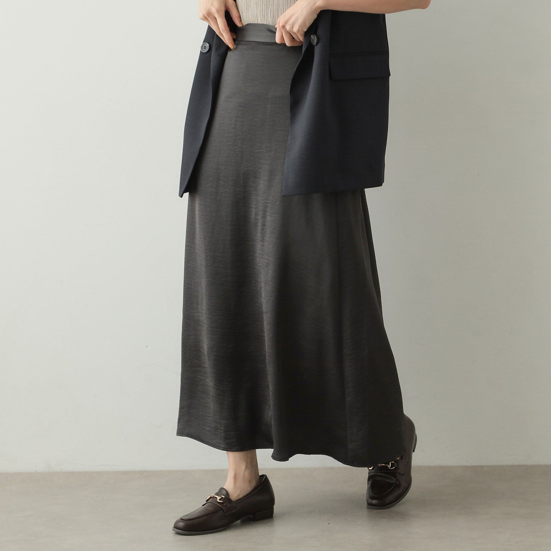 OPAQUE.CLIP「サテンナローフレアスカート【洗濯機洗い可】」|スカート|