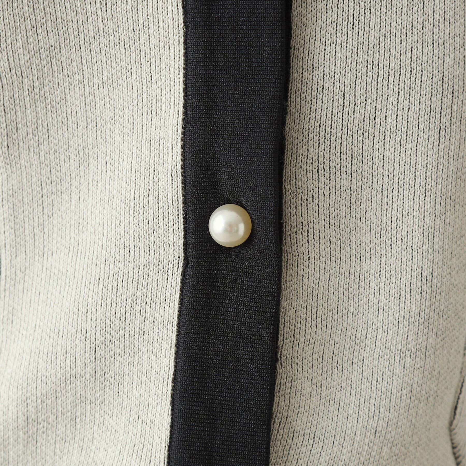 OPAQUE.CLIP「パール調ボタン配色ニットカーディガン【洗濯機洗い可】」|カーディガン|