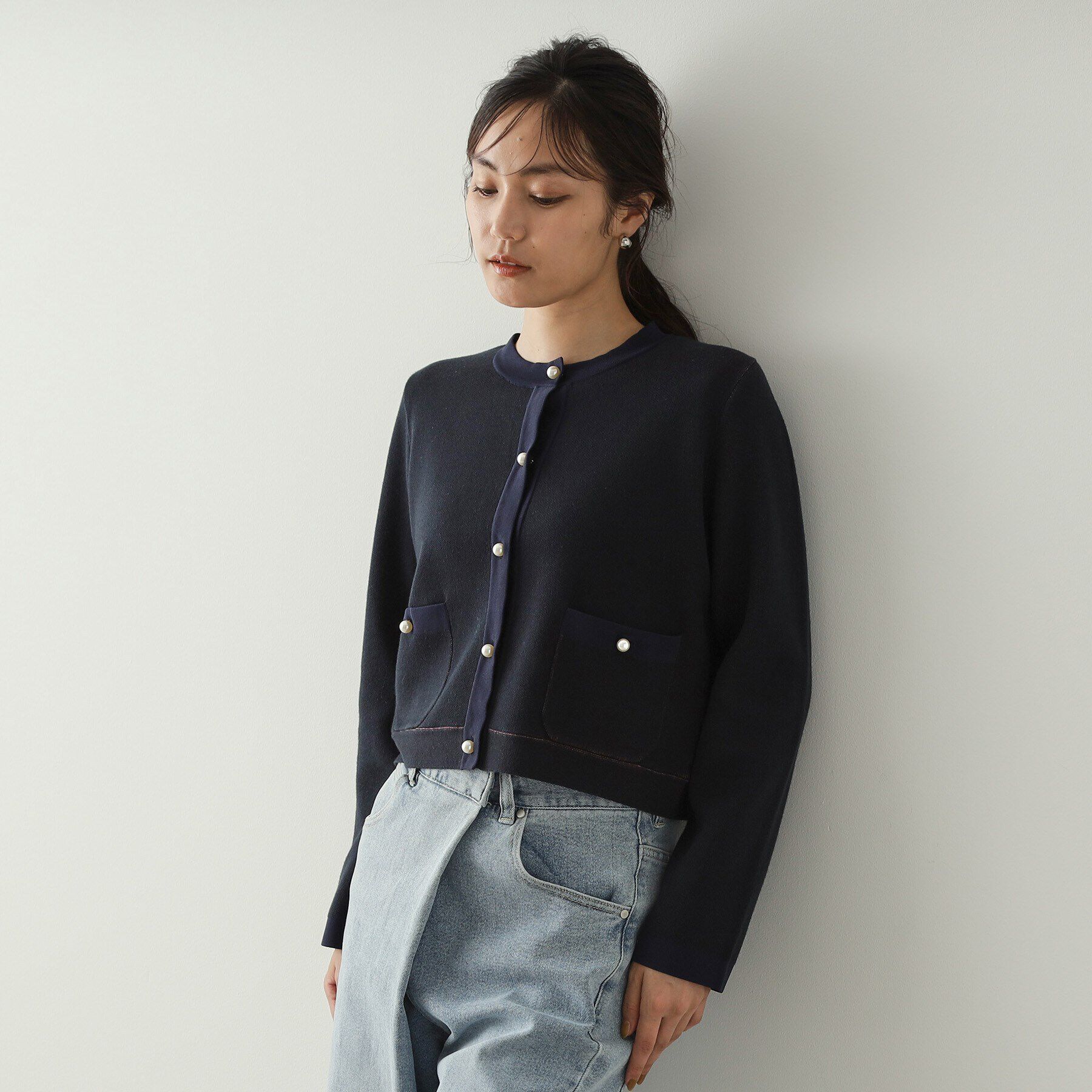 OPAQUE.CLIP「パール調ボタン配色ニットカーディガン【洗濯機洗い可】」|カーディガン|