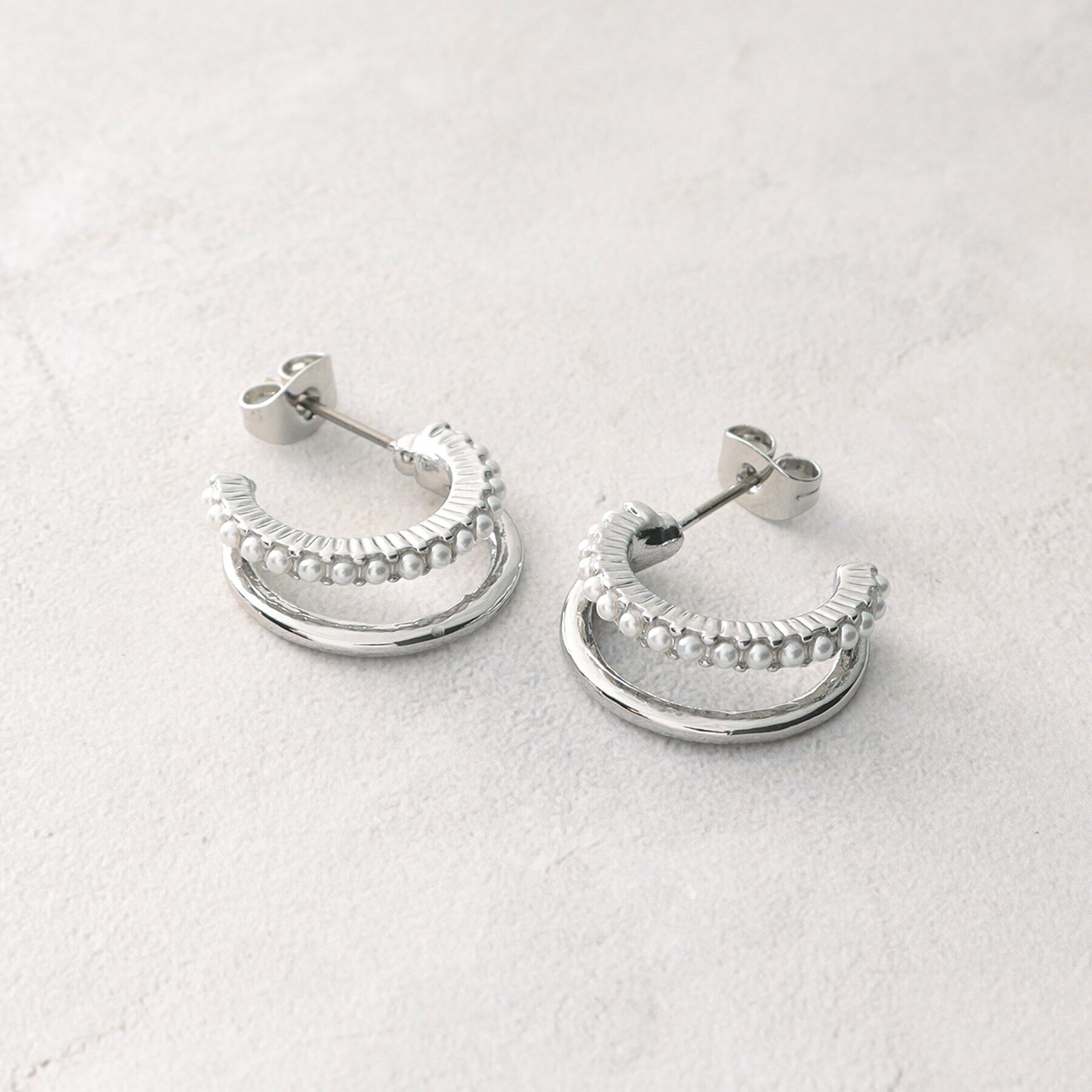 OPAQUE.CLIP「フェイクパールリングピアス」|ピアス|シルバー(006)