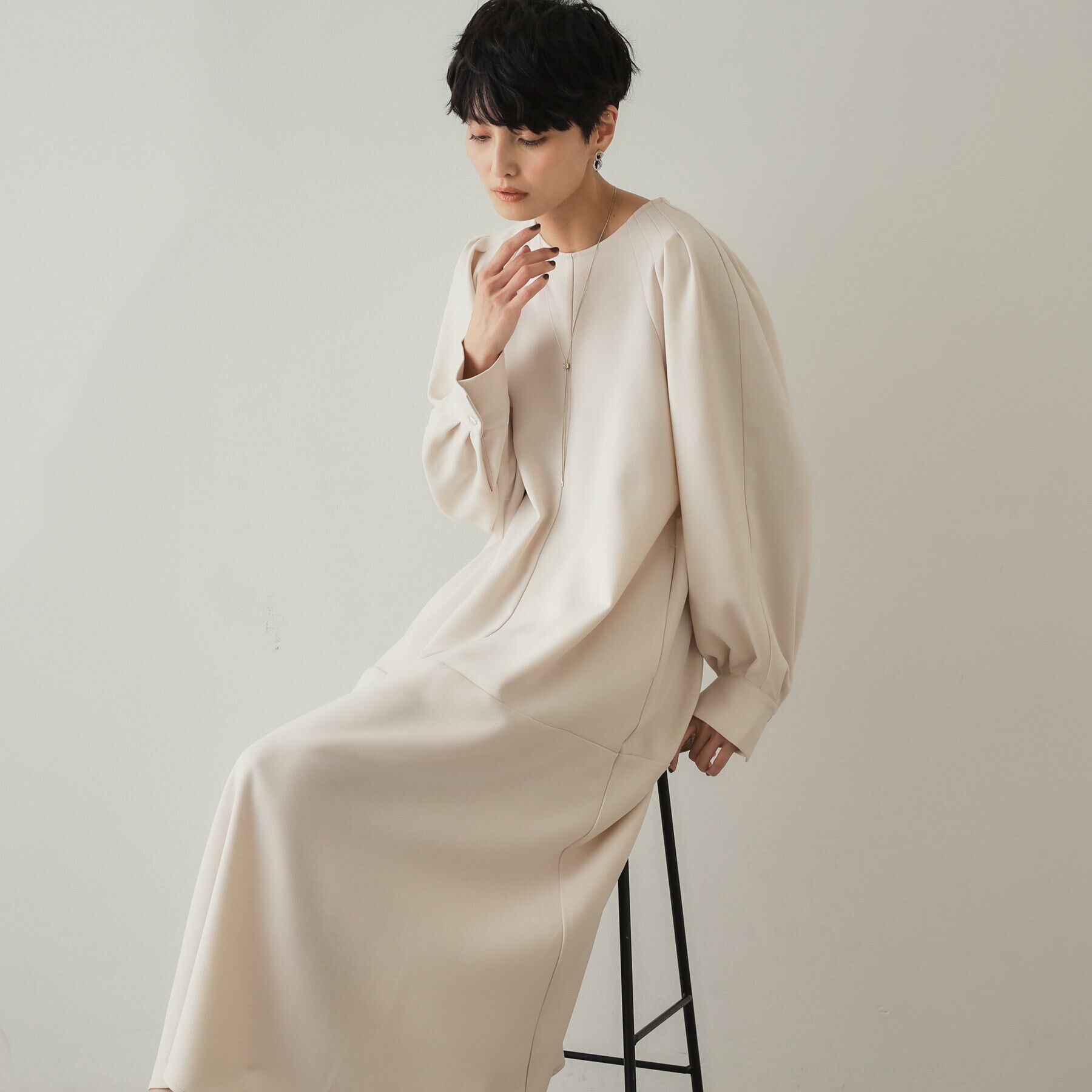 OPAQUE.CLIP「ウールライク タックデザインワンピース【洗濯機洗い可】」|ワンピース|オフホワイト(003