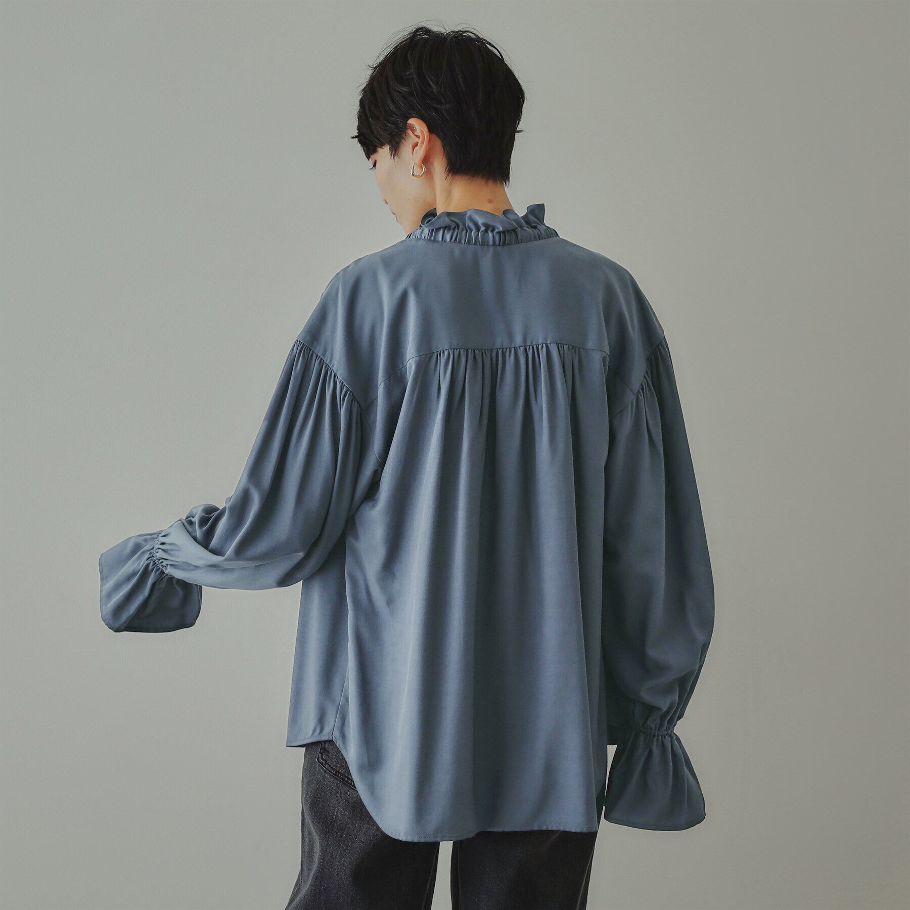 OPAQUE.CLIP「【大草直子さんコラボ】フリルネックブラウス」|シャツ・ブラウス|