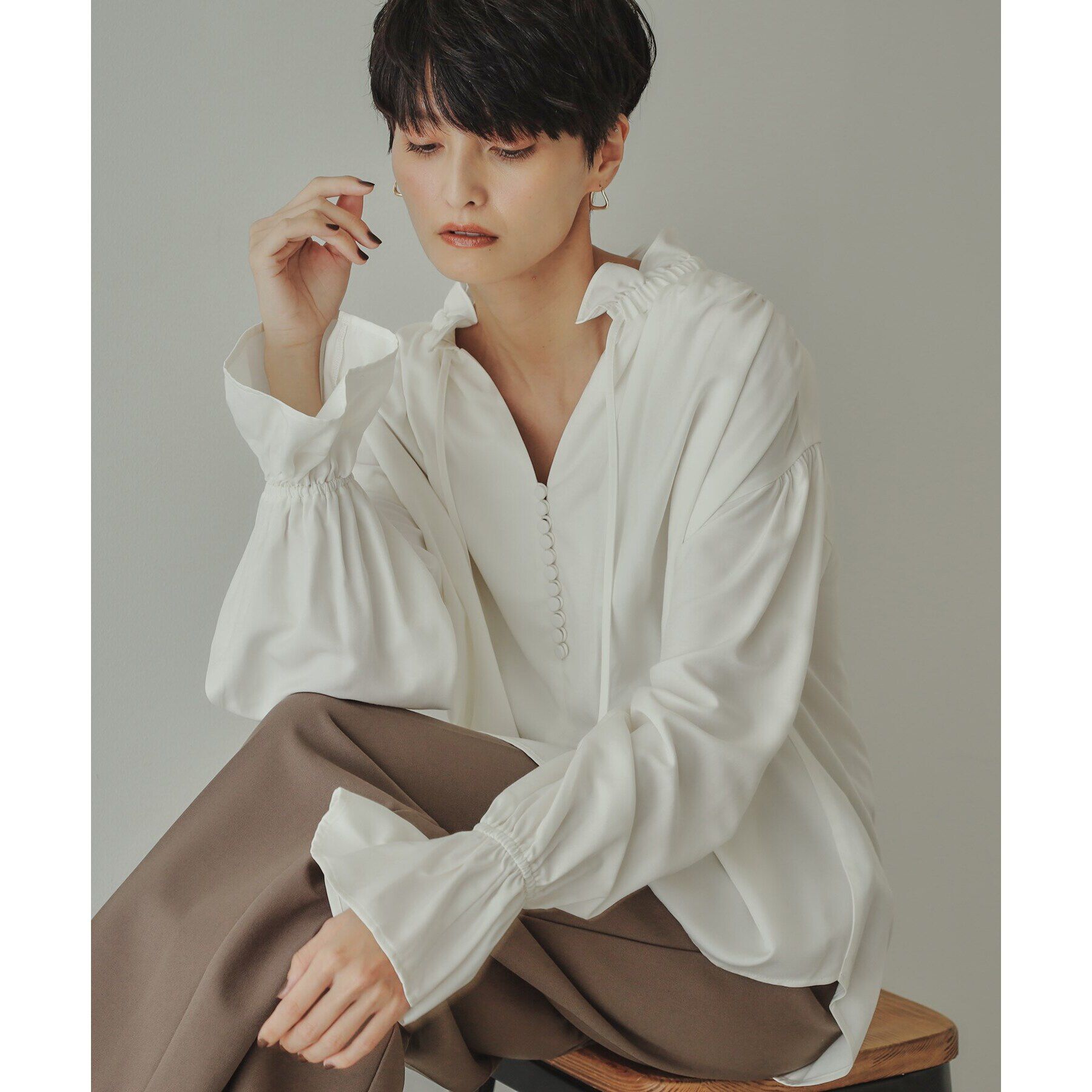 OPAQUE.CLIP「【大草直子さんコラボ】フリルネックブラウス」|シャツ・ブラウス|