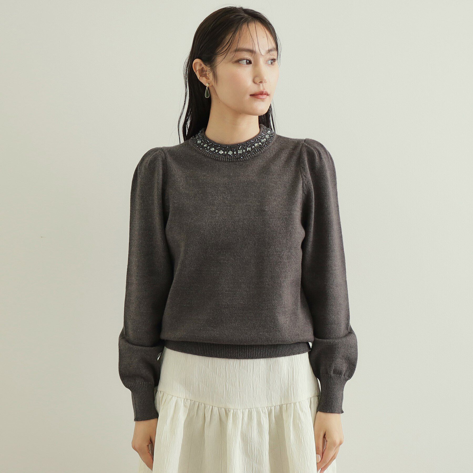 OPAQUE.CLIP「《美人百花掲載》ビジューネックパフスリーブニット【洗える】」|ニット・セーター|