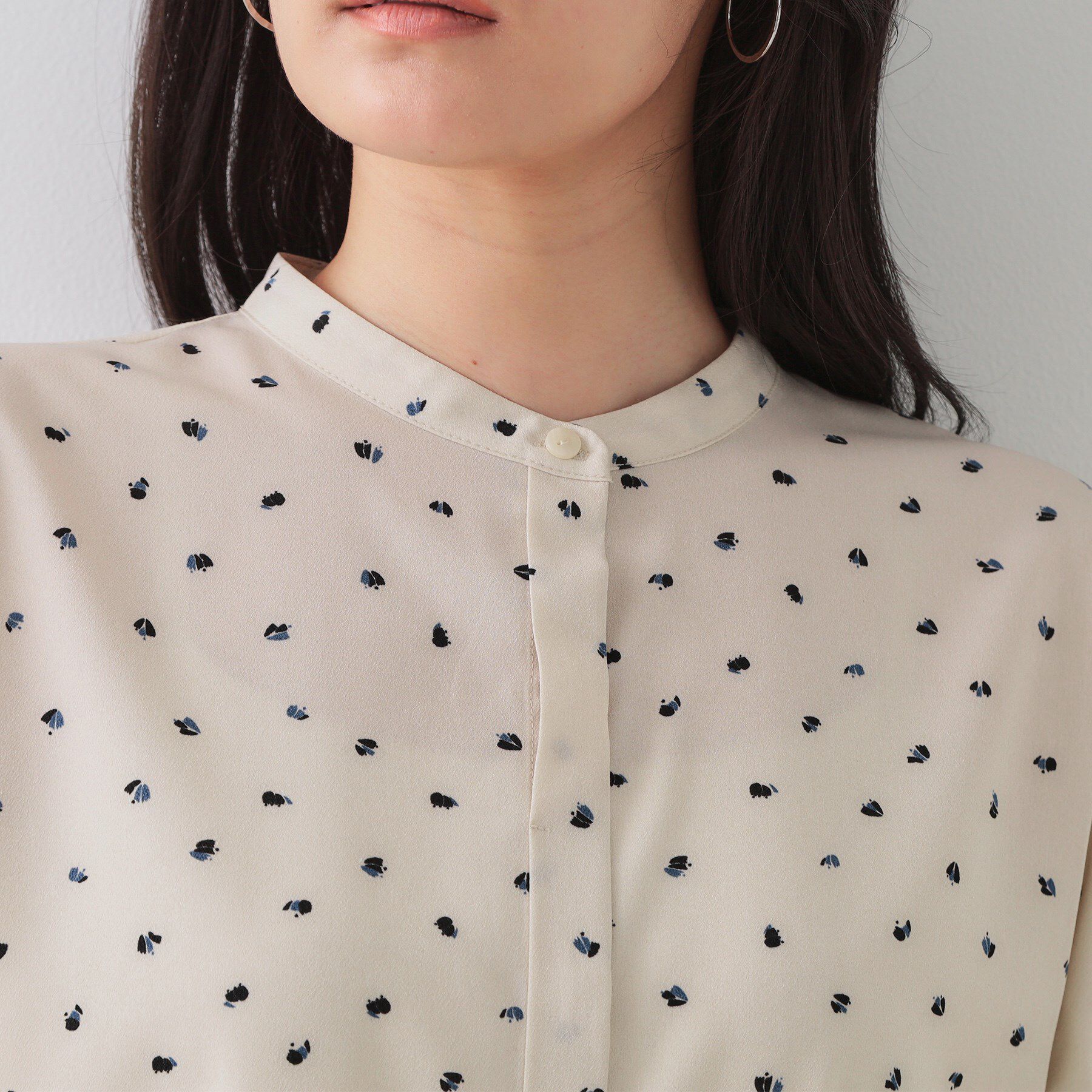 OPAQUE.CLIP「幾何柄アソート タックドルマンスリーブブラウス【洗濯機洗い可】」|シャツ・ブラウス|