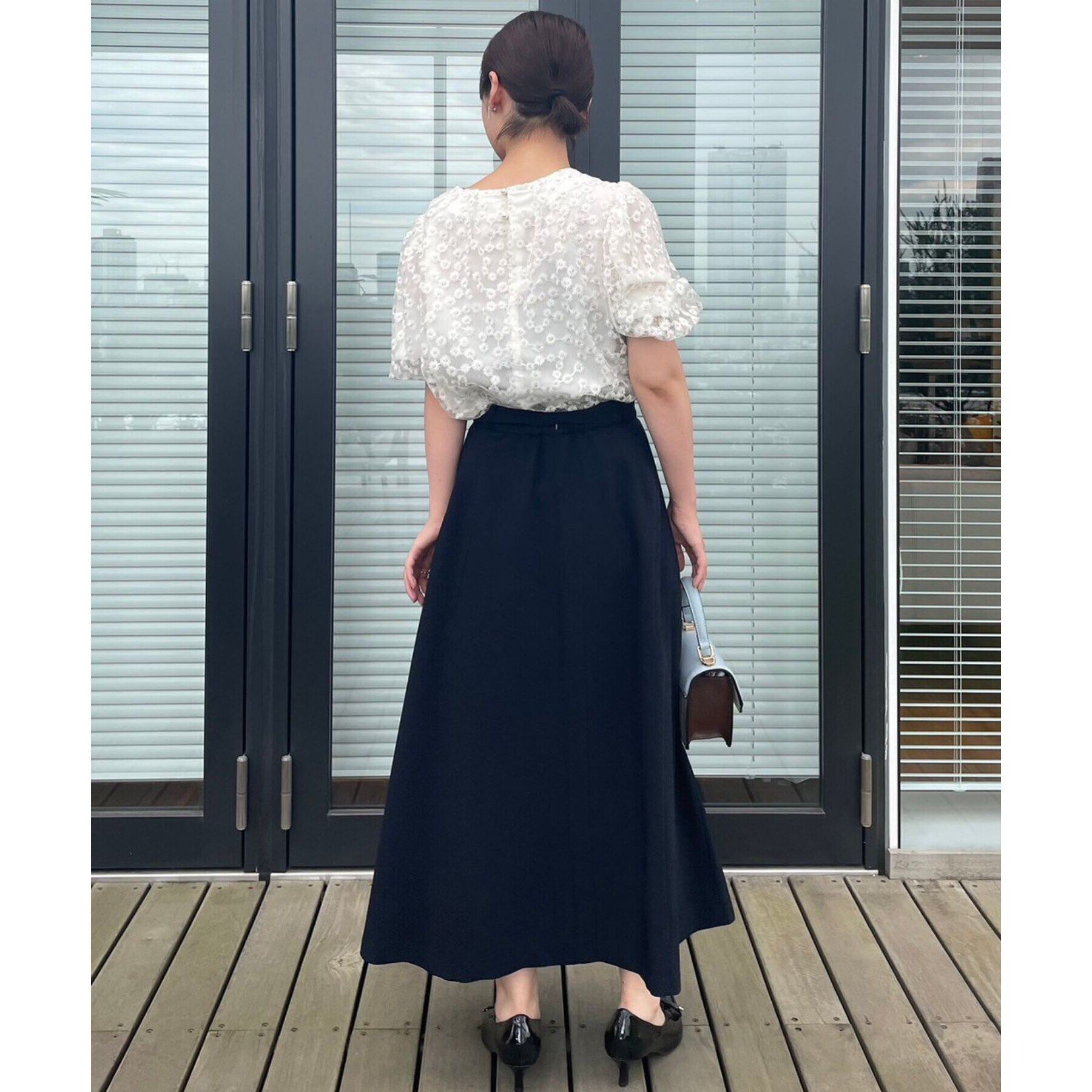 Couture broach「【二の腕カバー】デイジーエンブロ刺繍ブラウス」|シャツ・ブラウス|