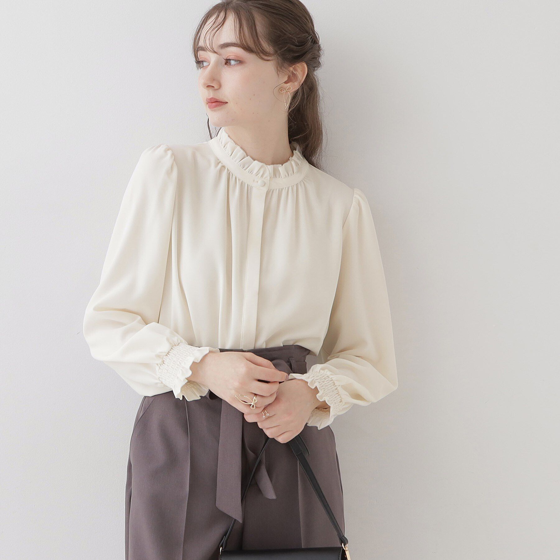 Couture broach「【好印象なレディブラウス】タイ付きピコフリルブラウス」|シャツ・ブラウス|