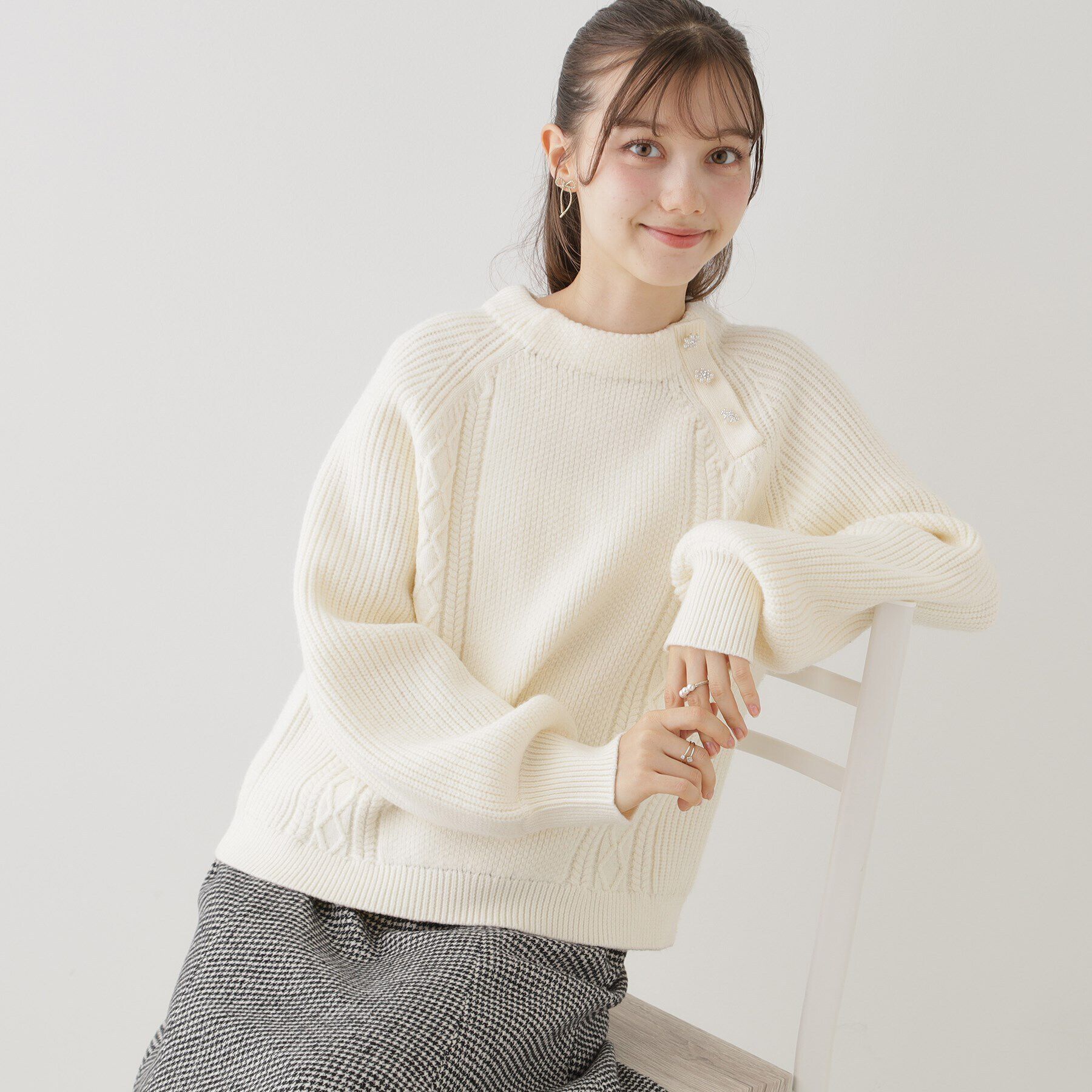 Couture broach「【大人フェミニン・ぽわん袖】スノー釦アラン柄ニット」|ニット・セーター|