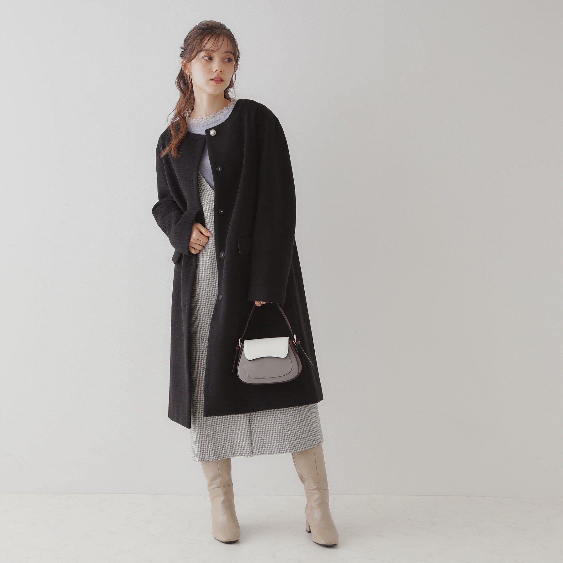 Couture broach「【プチプラ・華やかさを高める】ビジュー釦ロングコート」|ノーカラーコート|