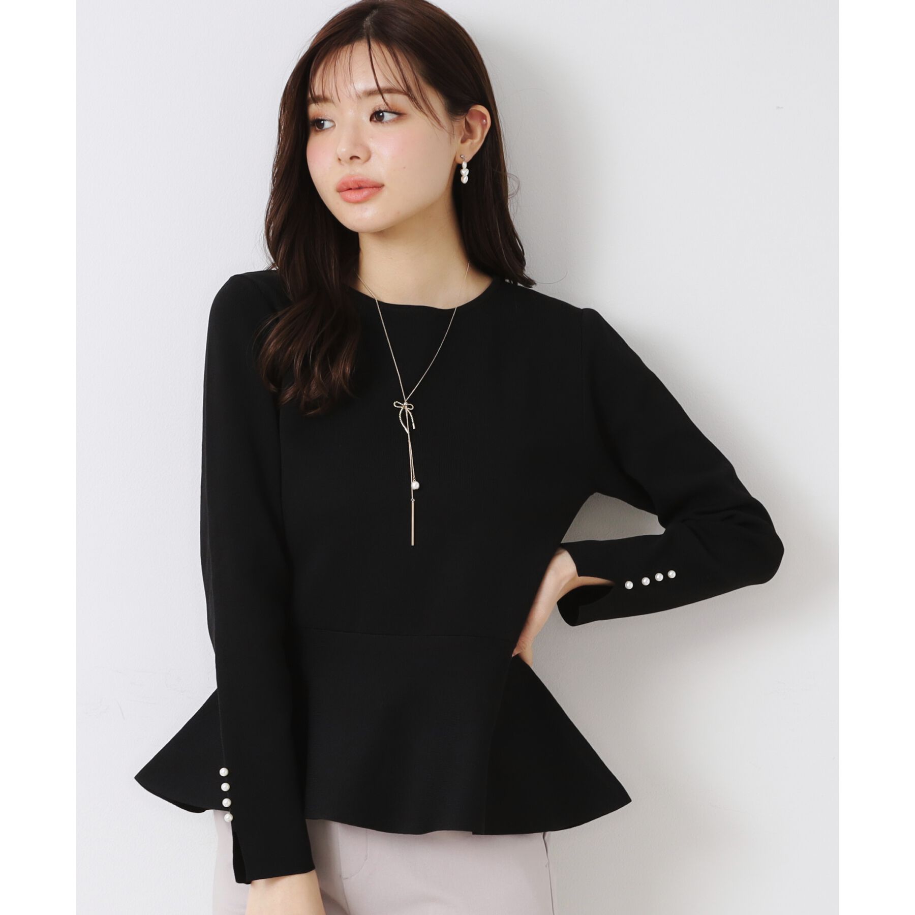 Couture broach「【大人可愛い・通勤】バックパール調ペプラムニット」|ニット・セーター|