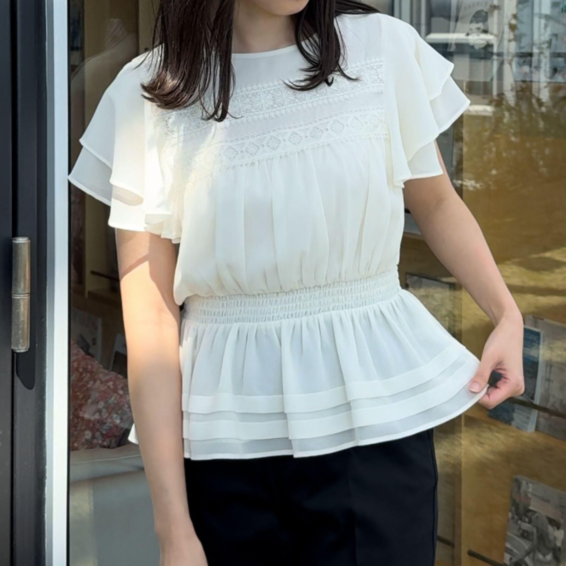 Couture broach「【大人可愛い・華やか】ダブルフリル袖ペプラムブラウス」|シャツ・ブラウス|