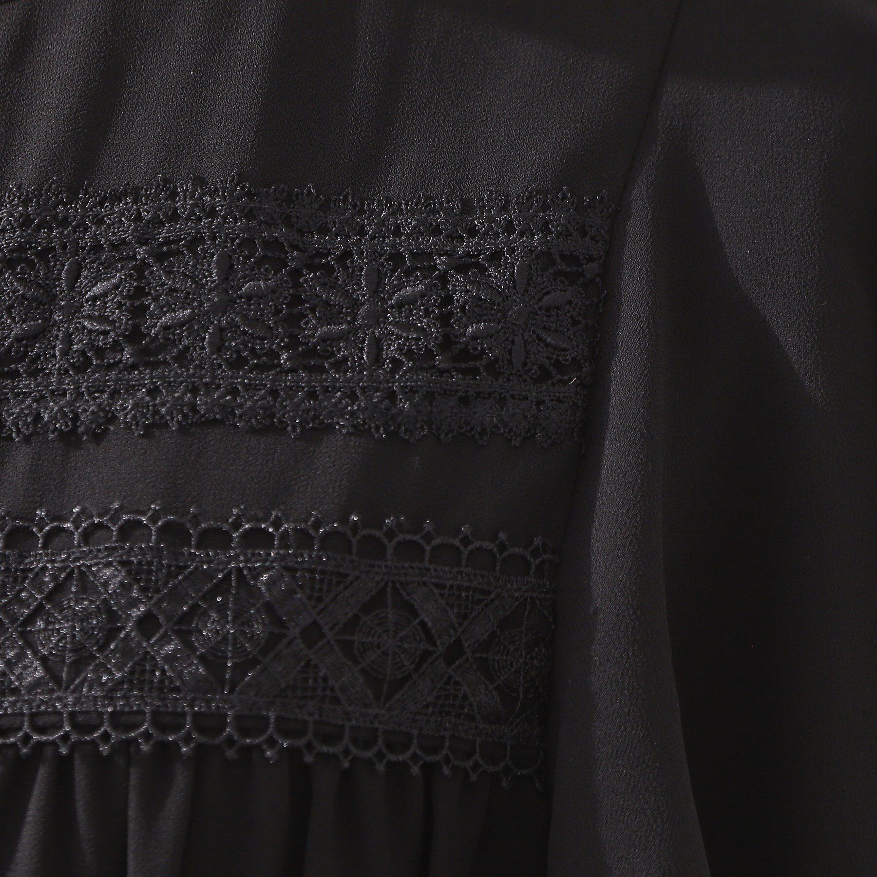 Couture broach「【大人可愛い・華やか】ダブルフリル袖ペプラムブラウス」|シャツ・ブラウス|