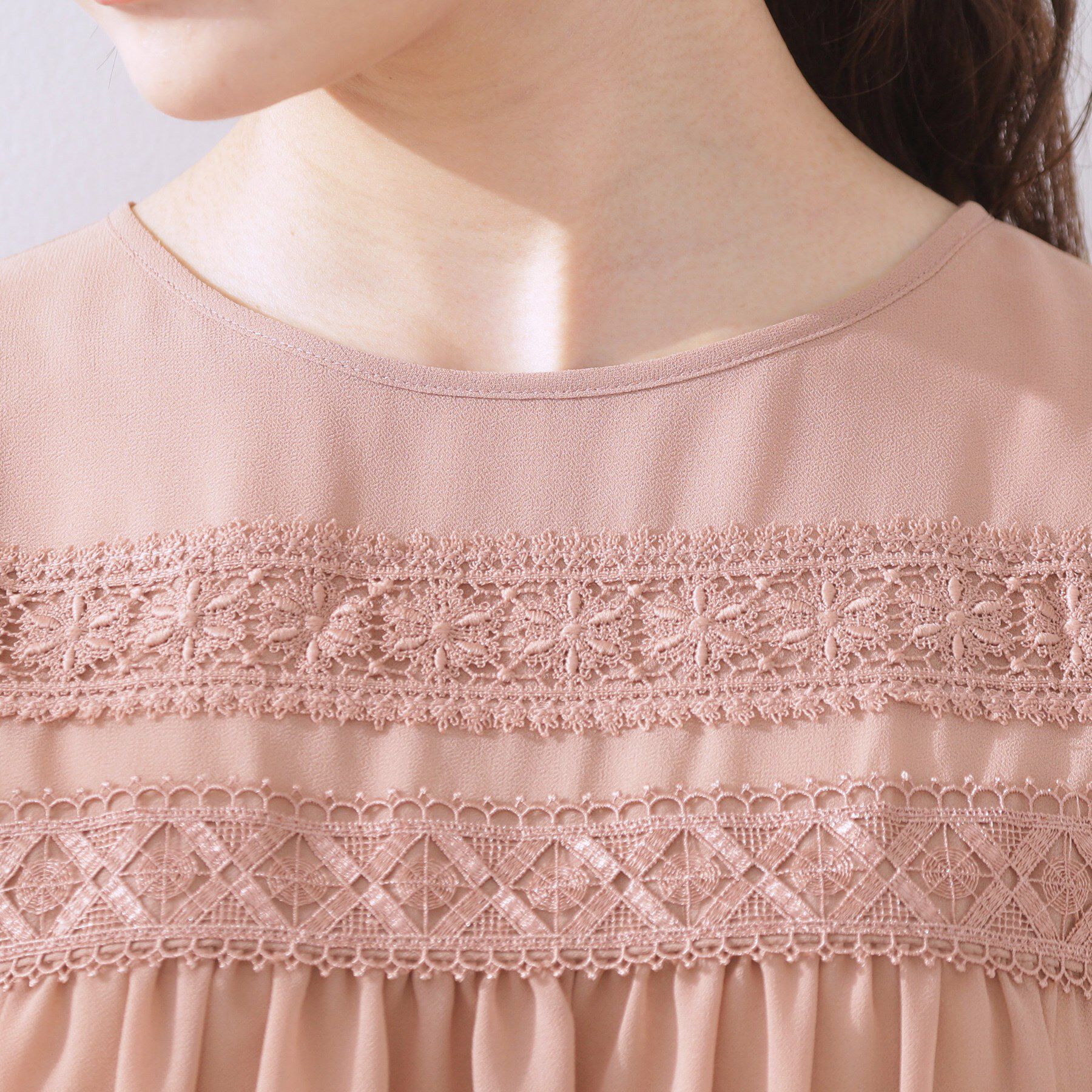 Couture broach「【大人可愛い・華やか】ダブルフリル袖ペプラムブラウス」|シャツ・ブラウス|