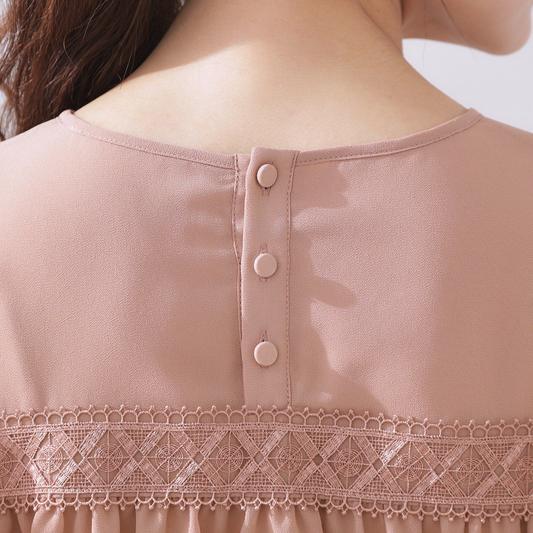 Couture broach「【大人可愛い・華やか】ダブルフリル袖ペプラムブラウス」|シャツ・ブラウス|