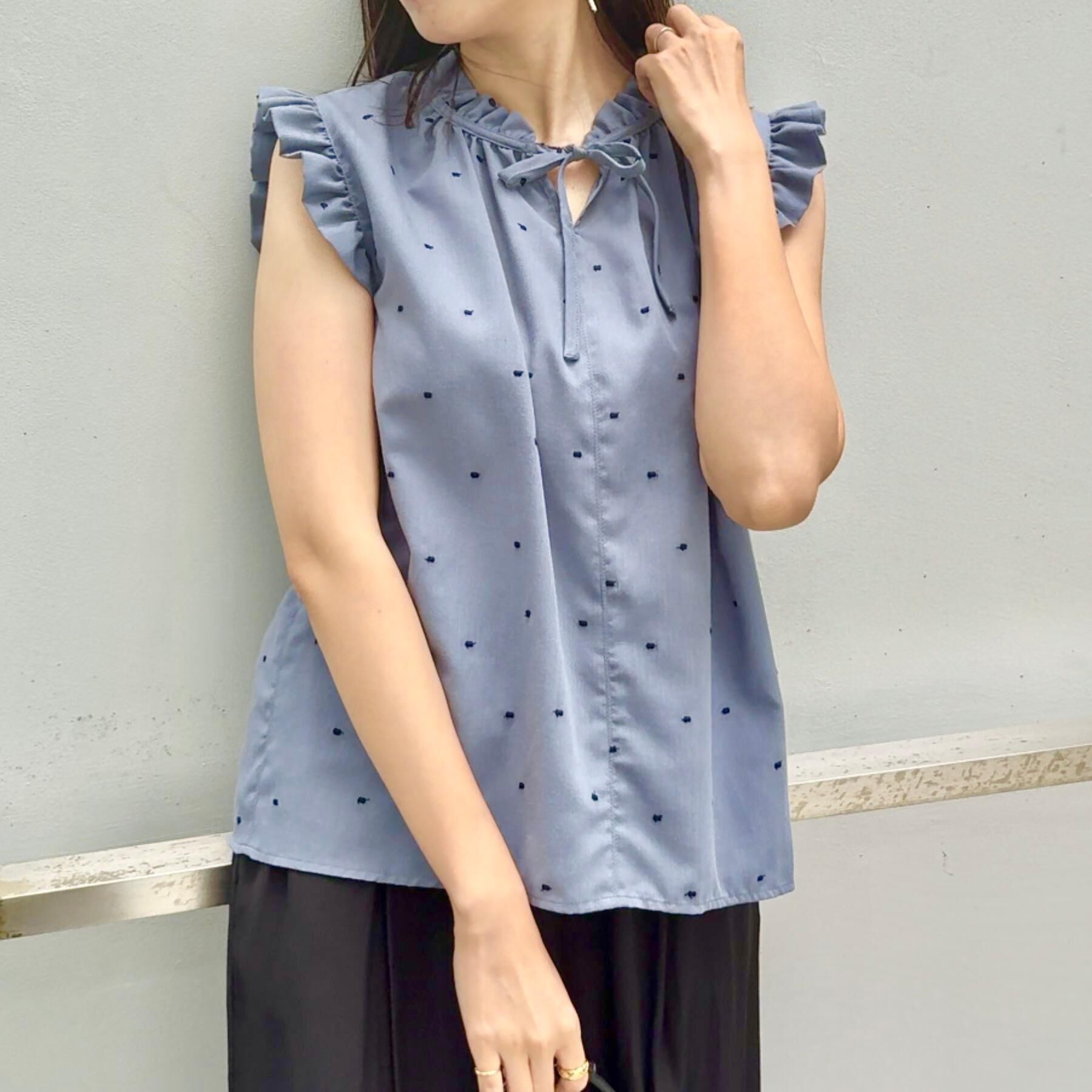 Couture broach「【マシンウォッシャブル】ドット刺繍リボンデザインブラウス」|シャツ・ブラウス|