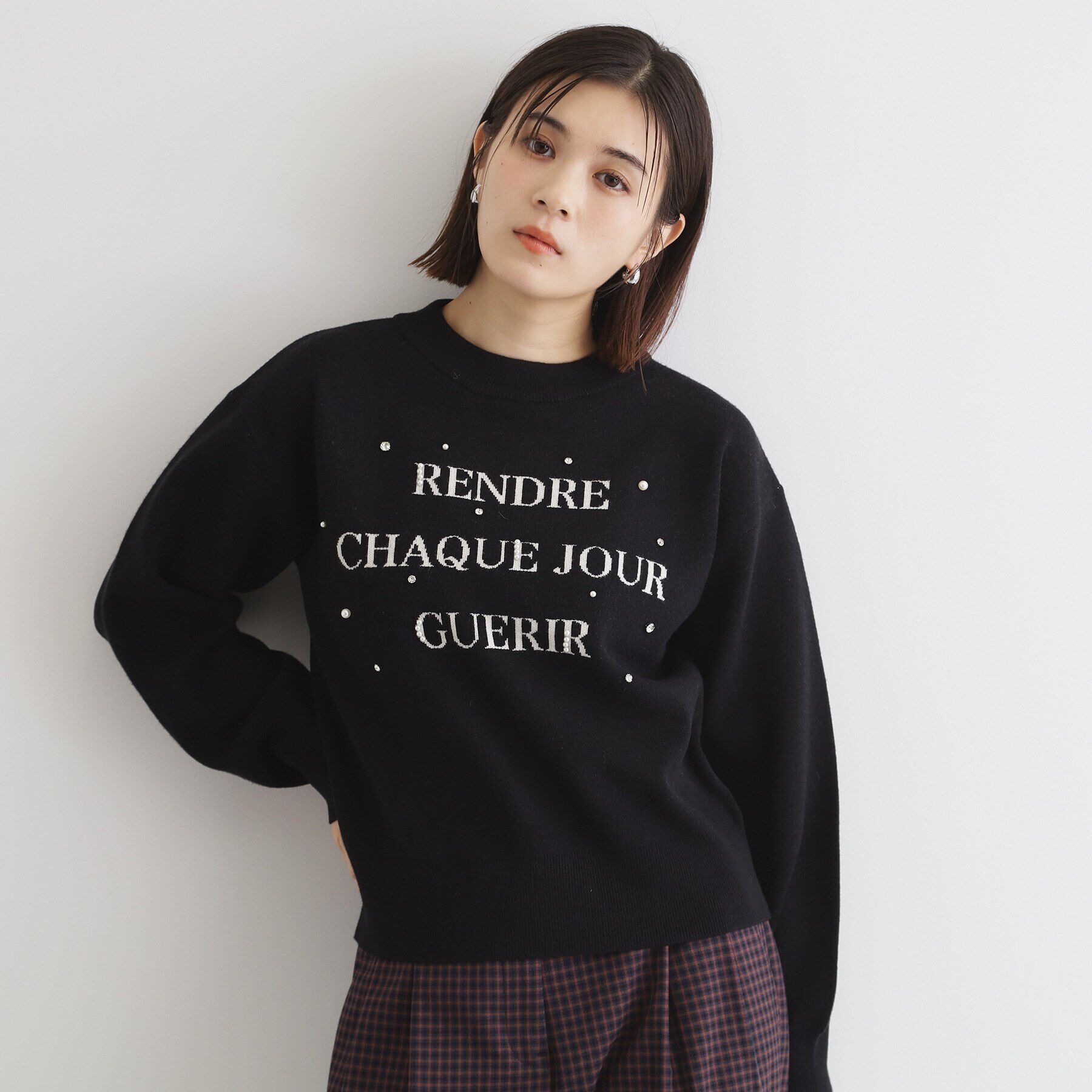 THE SHOP TK「【静電気防止】ビジュー＆パール調ロゴジャガードニット」|ニット・セーター|ブラック(019)