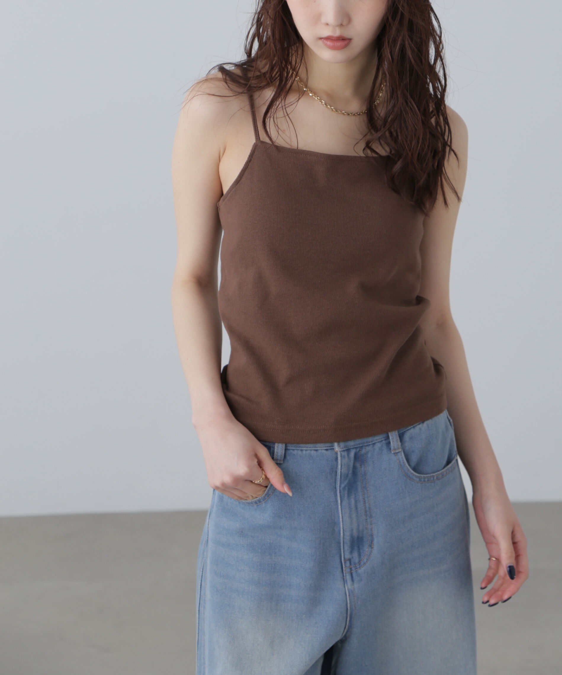  「バッククロスカップ付きキャミソール」|Tシャツ・カットソー|ブラウン