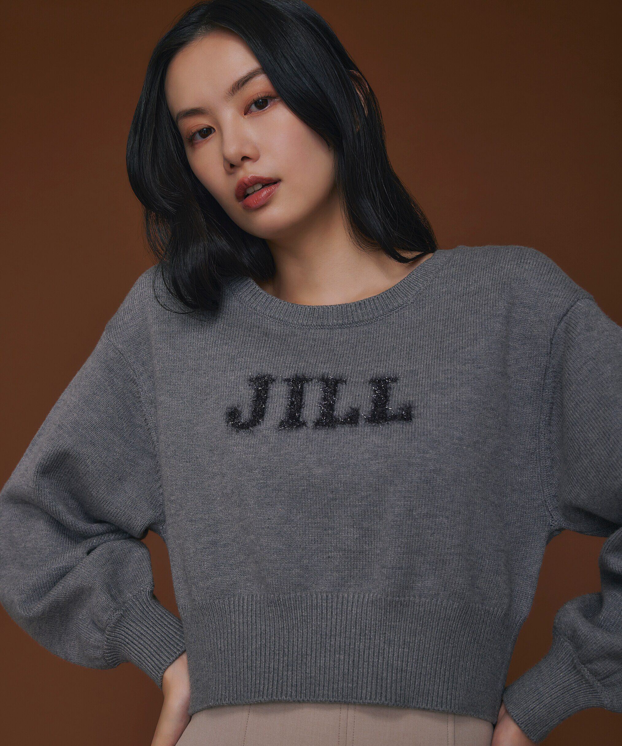  「バリエ―ションジャガードロゴニット」|ニット・セーター|グレー