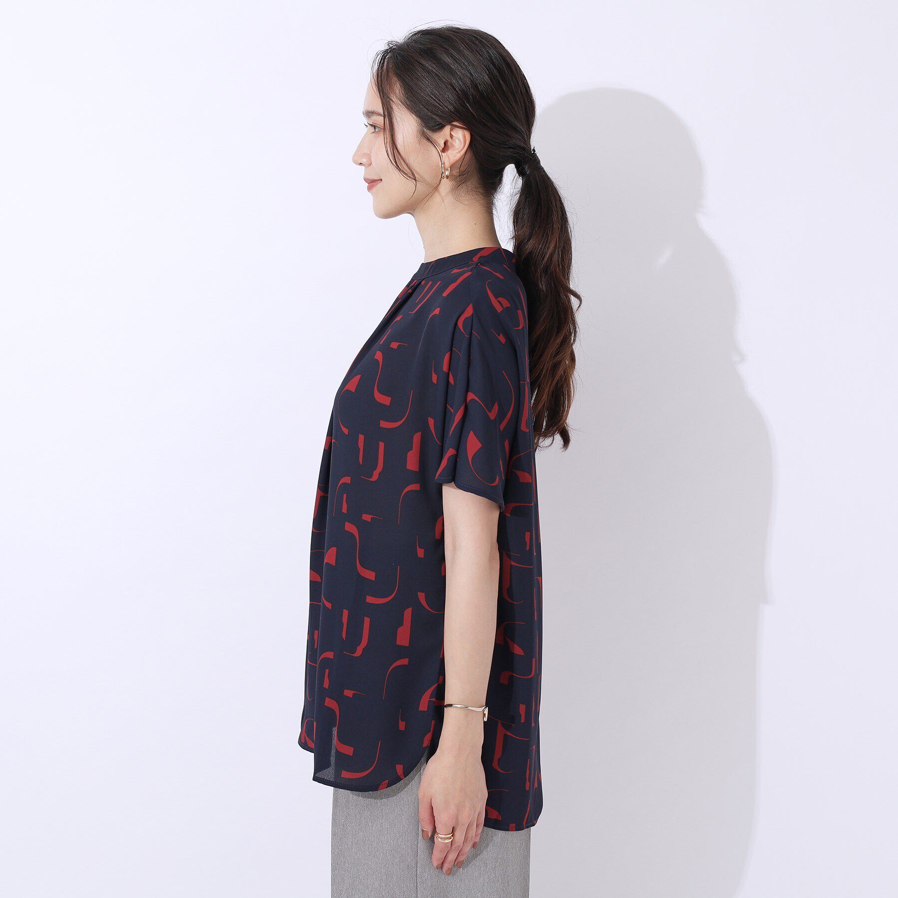 SHOO･LA･RUE「【洗える】周りと差がつく プリントハイネックブラウス」|シャツ・ブラウス|