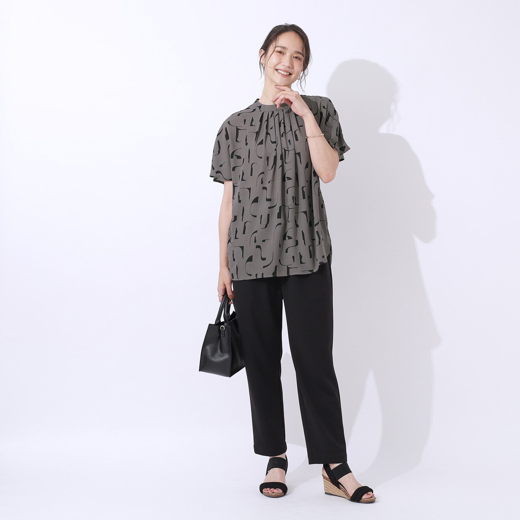 SHOO･LA･RUE「【洗える】周りと差がつく プリントハイネックブラウス」|シャツ・ブラウス|