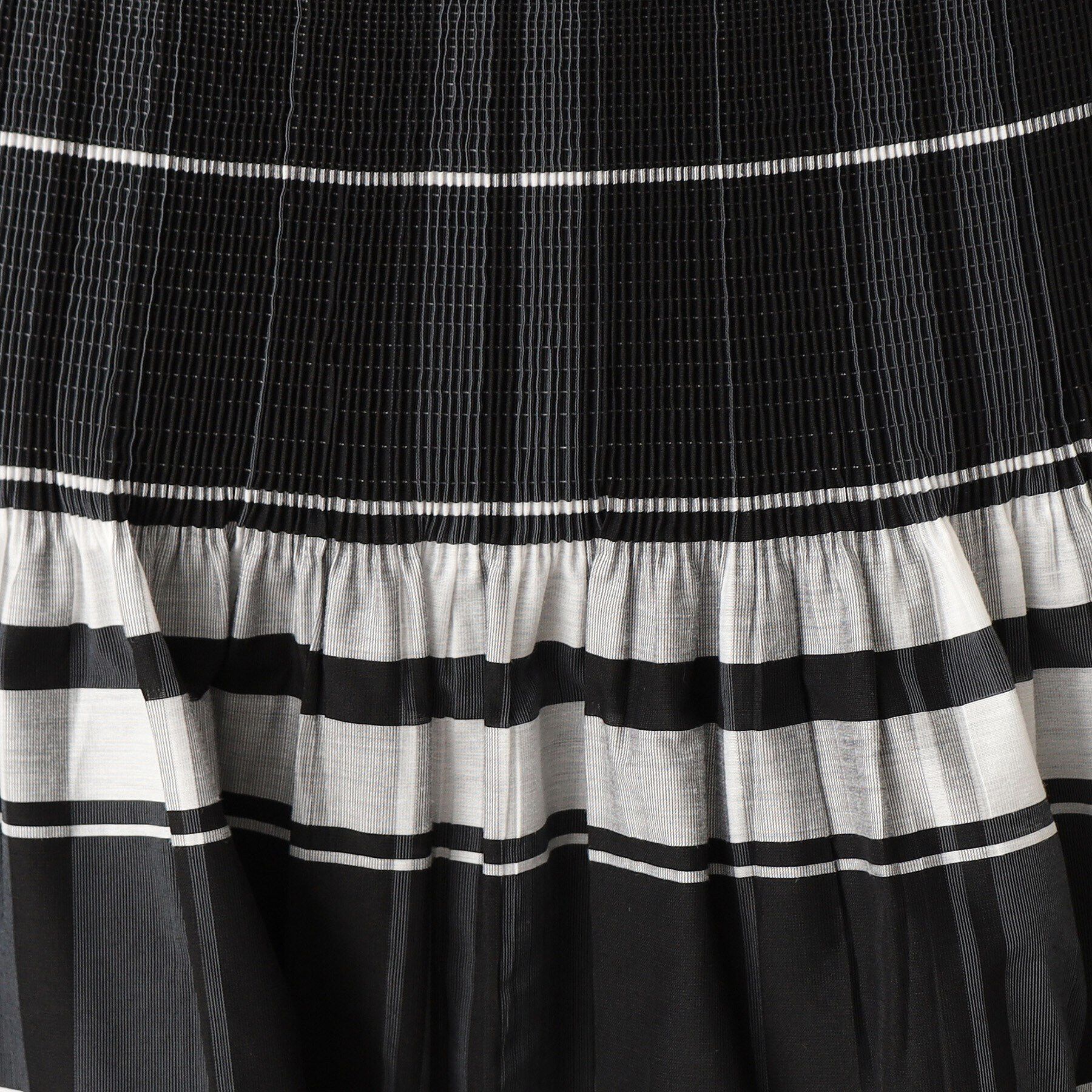 Dessin「【ウエストゴム・洗える】リバーシブルシャーリングスカート」|スカート|