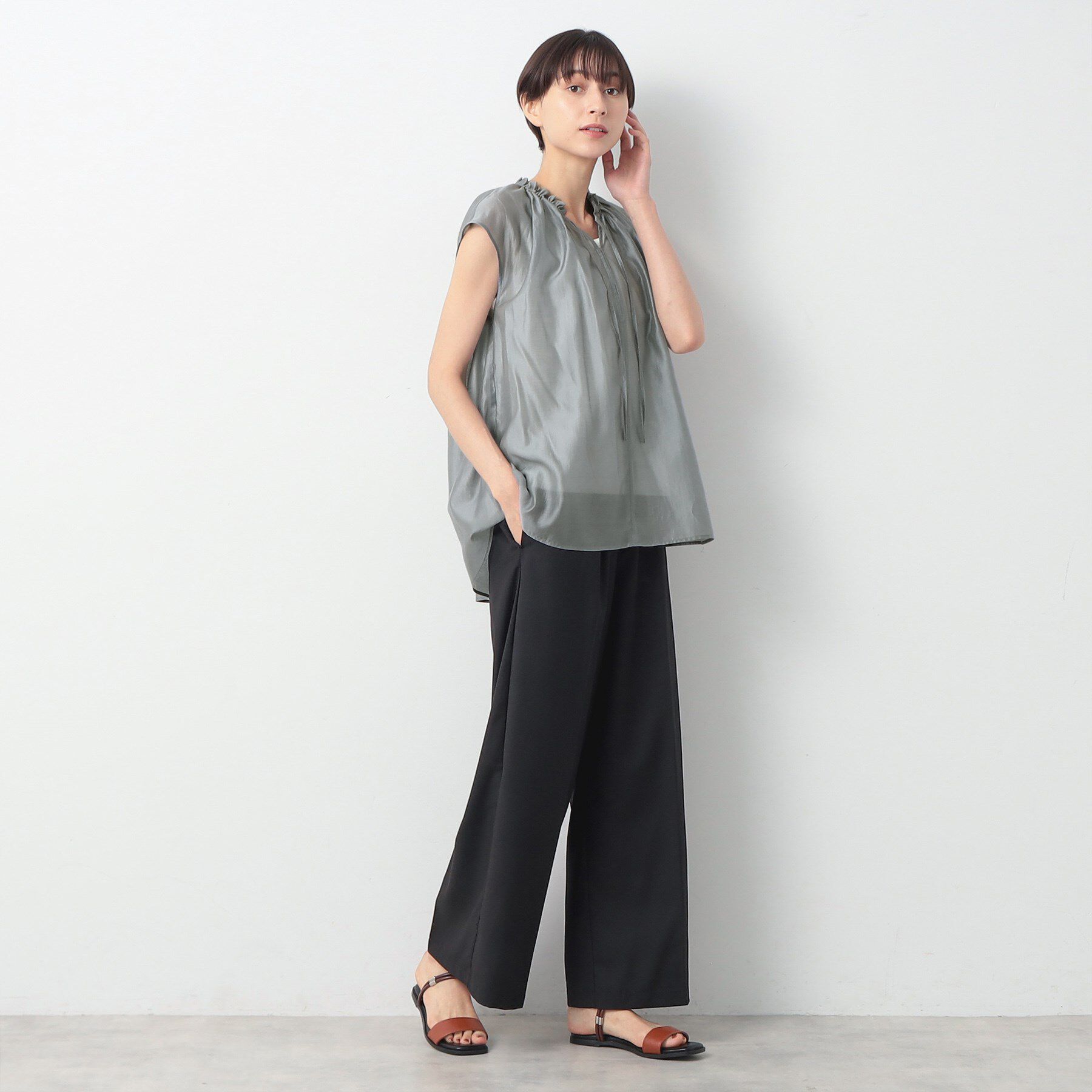 Dessin「【洗える】フリルネックブラウス」|シャツ・ブラウス|