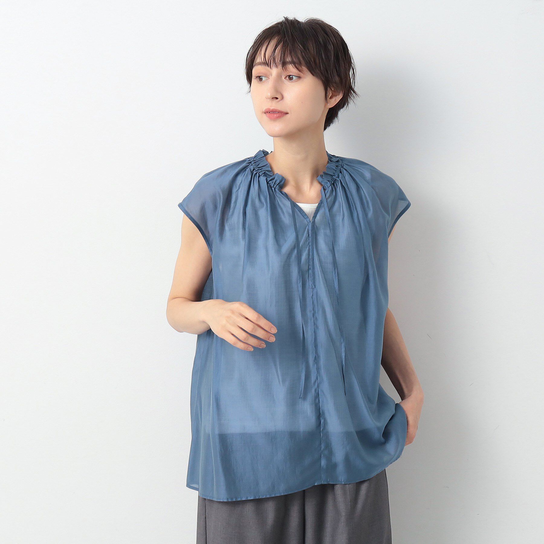 Dessin「【洗える】フリルネックブラウス」|シャツ・ブラウス|ブルー(092)