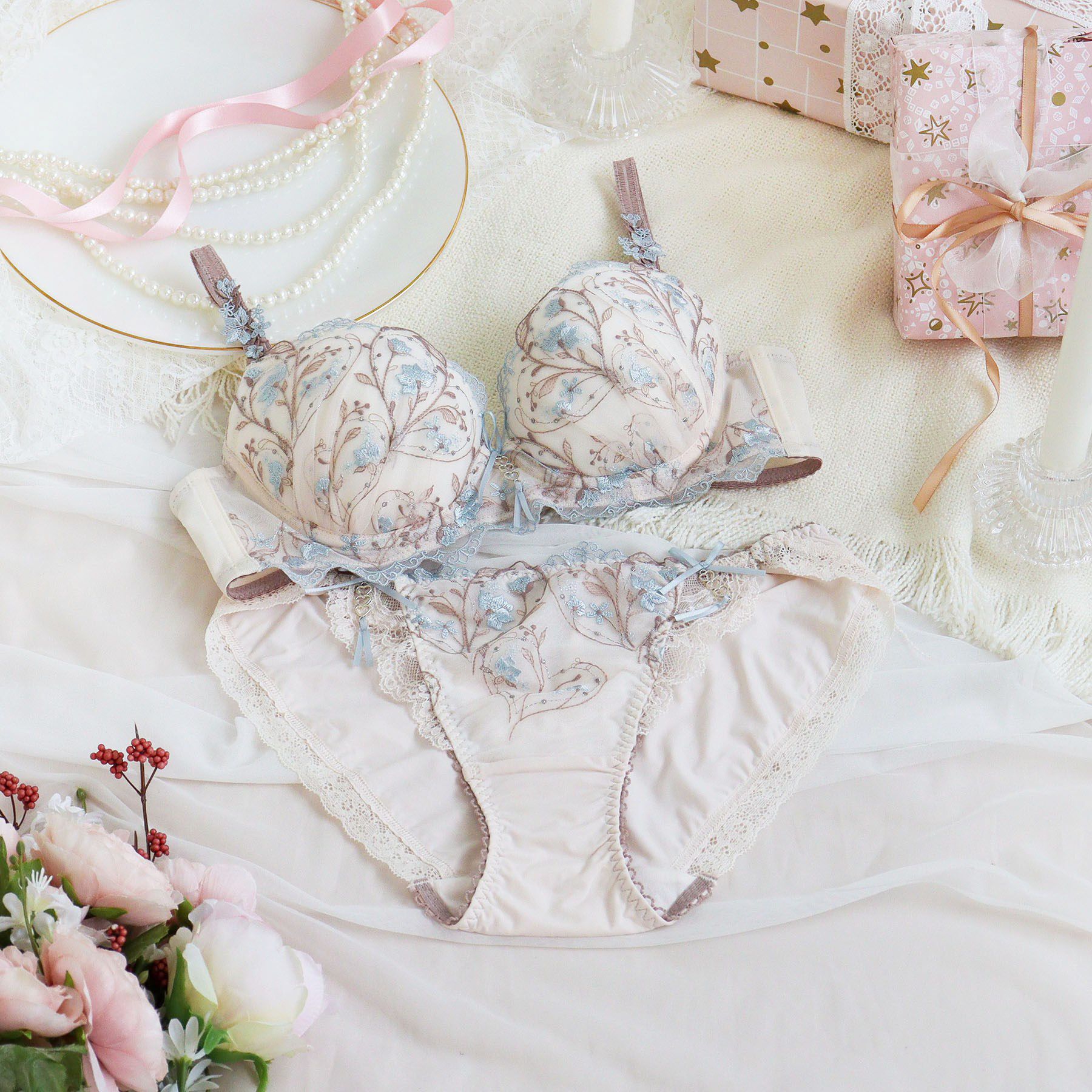 Risa Magli「フローチェ ブラジャー (D-F) ＜Sweet Rich（スウィートリッチ）＞」|インナー|